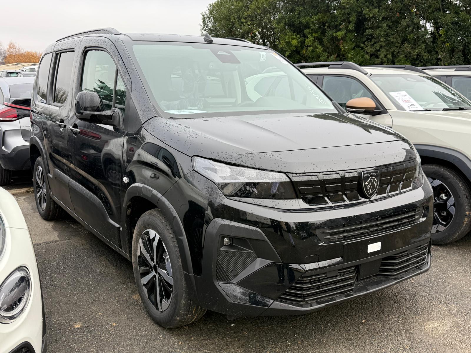 Achat PEUGEOT RIFTER GT 1.6 HDI 92 CH 2026 en France pour importation en Algérie (Neuf). Spécialiste Export -3 ans, CCR, Mujahid chez DJ CAR. Réf 352hcbo