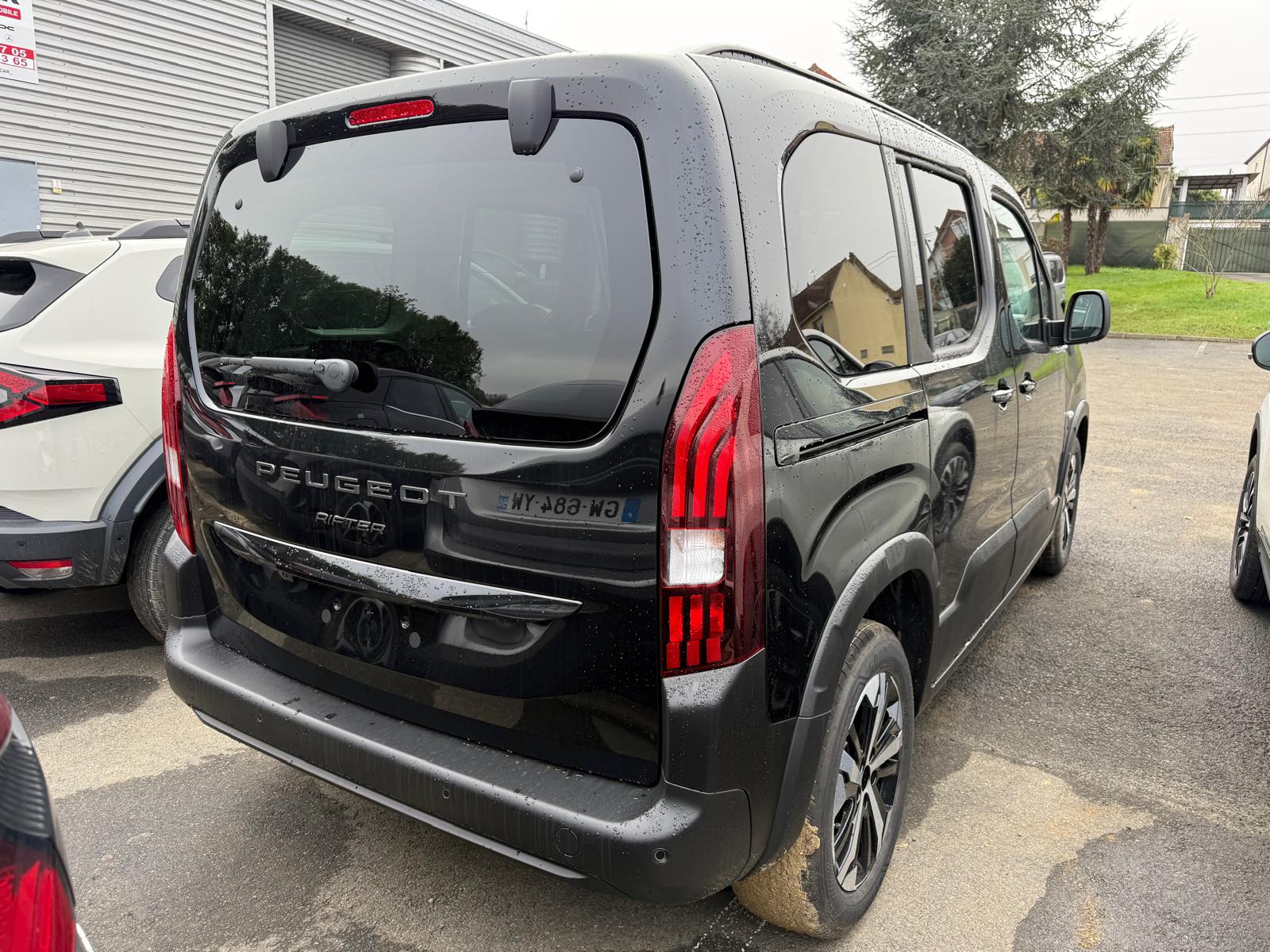 Achat PEUGEOT RIFTER GT 1.6 HDI 92 CH 2026 en France pour importation en Algérie (Neuf). Spécialiste Export -3 ans, CCR, Mujahid chez DJ CAR. Réf 352hcbo