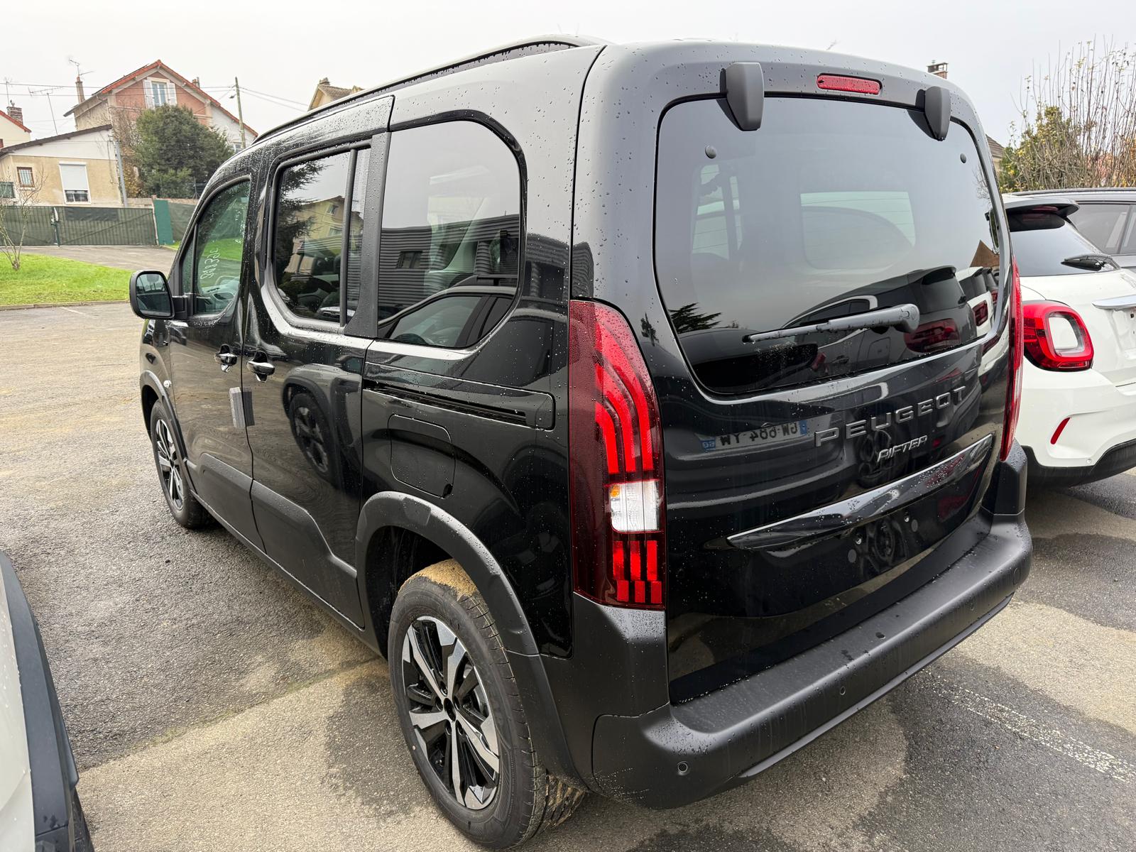 Achat PEUGEOT RIFTER GT 1.6 HDI 92 CH 2026 en France pour importation en Algérie (Neuf). Spécialiste Export -3 ans, CCR, Mujahid chez DJ CAR. Réf 352hcbo