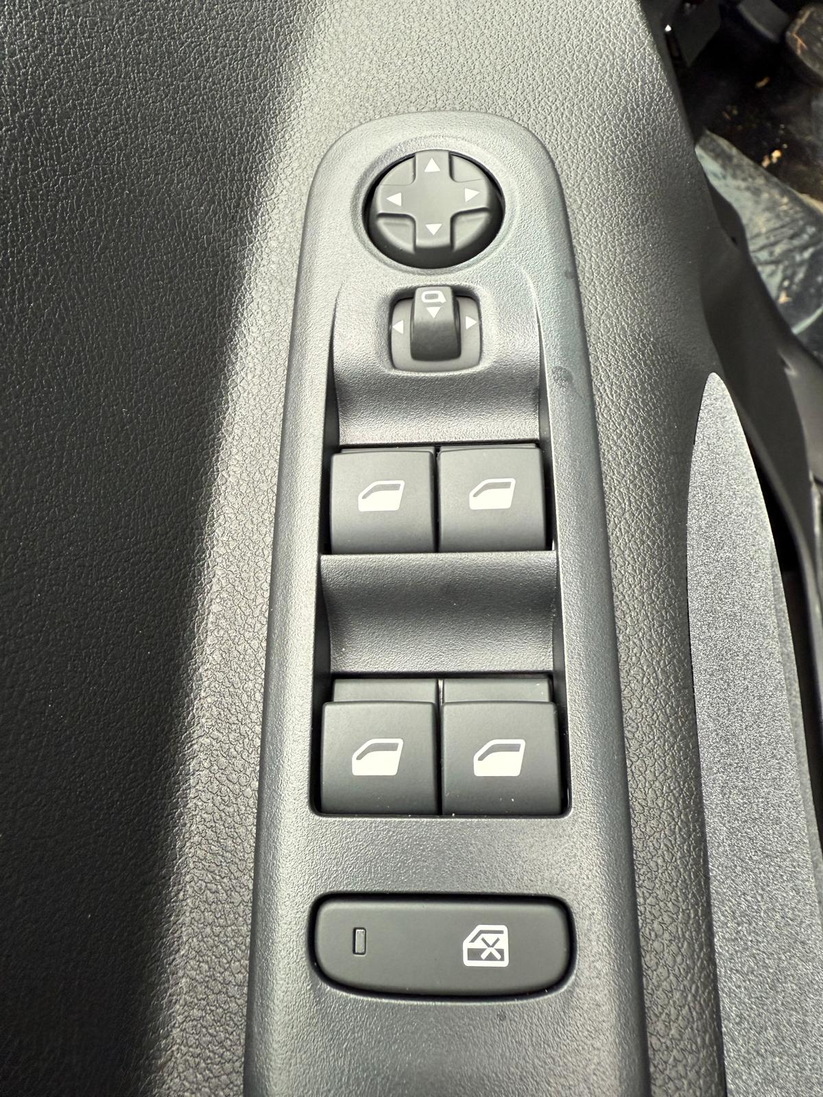 Achat PEUGEOT RIFTER GT 1.6 HDI 92 CH 2026 en France pour importation en Algérie (Neuf). Spécialiste Export -3 ans, CCR, Mujahid chez DJ CAR. Réf 352hcbo