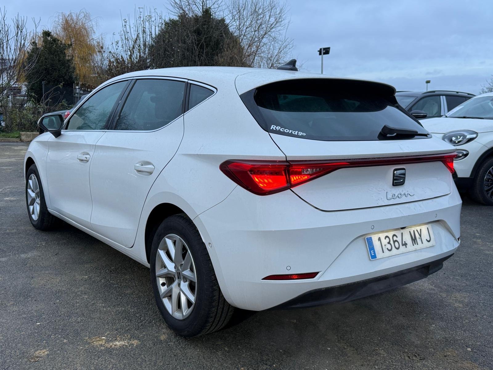 Achat SEAT LEON STYLE IV 1.5 TSI 115 CH DSG 11/02/2025 en France pour importation en Algérie (Occasion). Spécialiste Export -3 ans, CCR, Mujahid chez DJ CAR. Réf 5km3ljt2