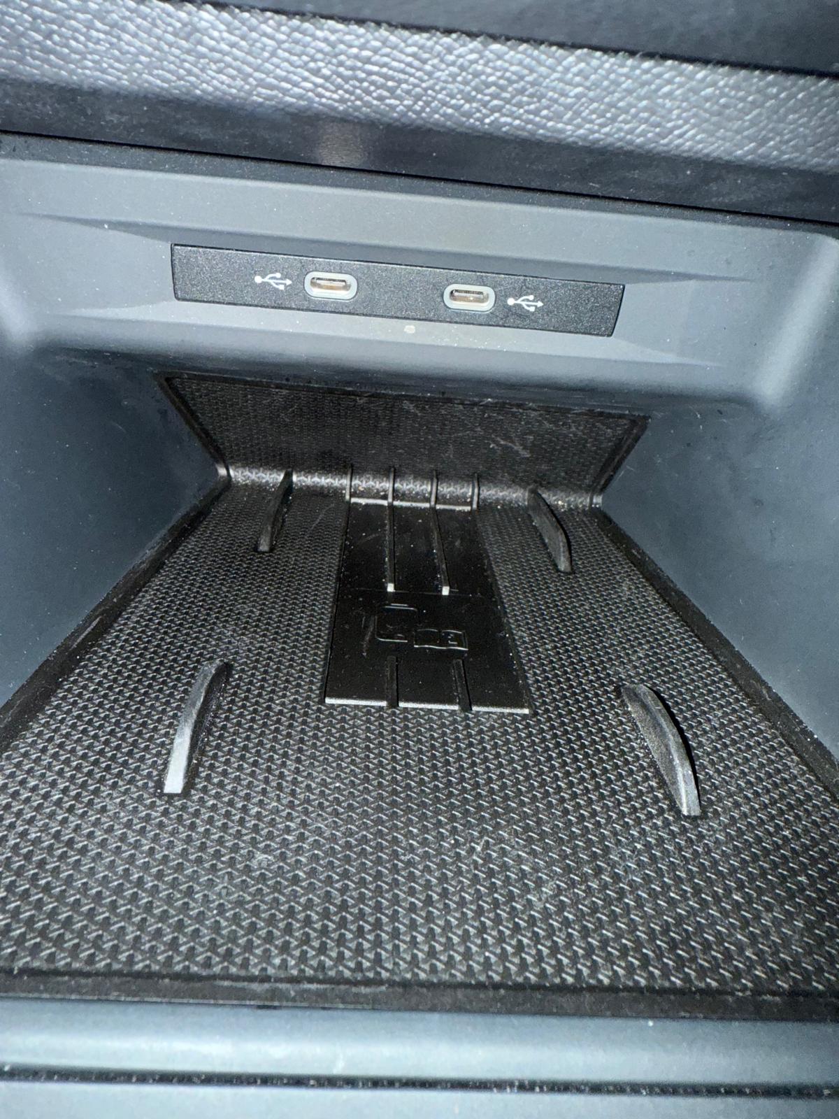 Achat SEAT LEON STYLE IV 1.5 TSI 115 CH DSG 11/02/2025 en France pour importation en Algérie (Occasion). Spécialiste Export -3 ans, CCR, Mujahid chez DJ CAR. Réf 5km3ljt2