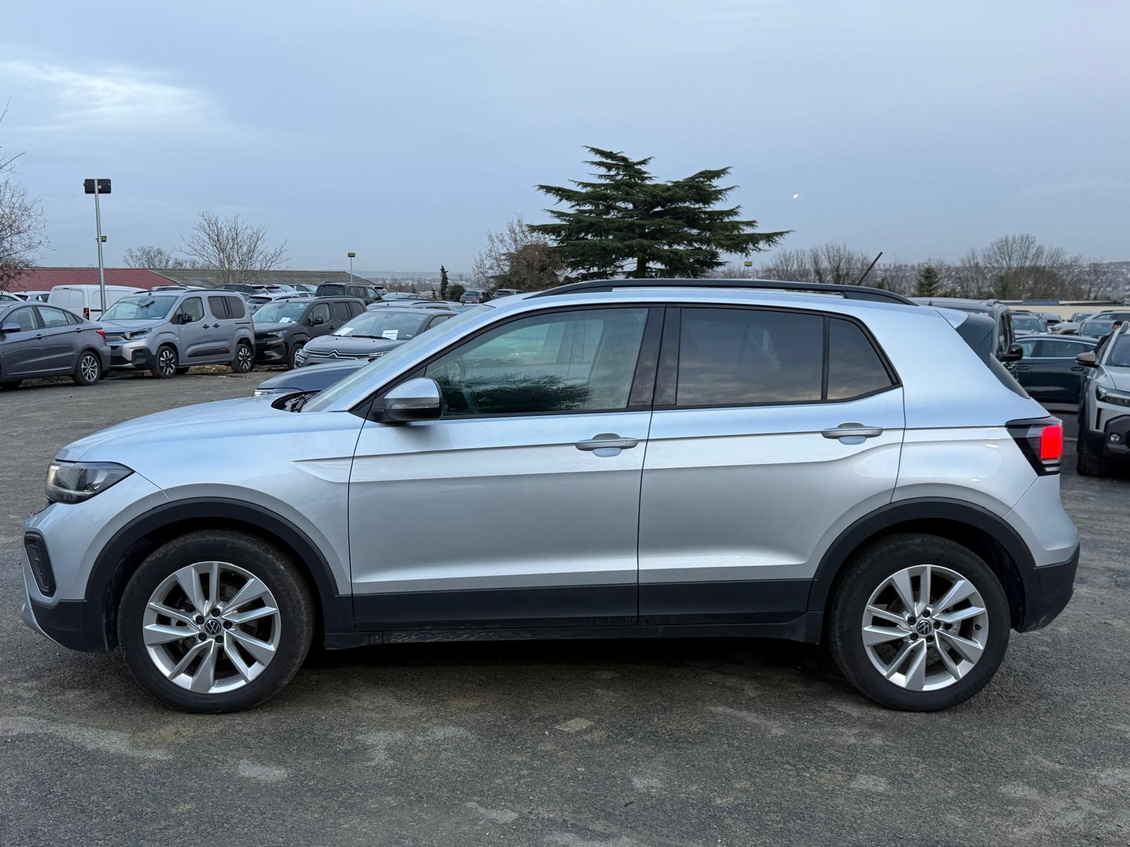 Achat VOLKSWAGEN T-CROSS LIFE 1.0 TSI 115 CH BVM6 2025 en France pour importation en Algérie (Occasion). Spécialiste Export -3 ans, CCR, Mujahid chez DJ CAR. Réf 186goz09