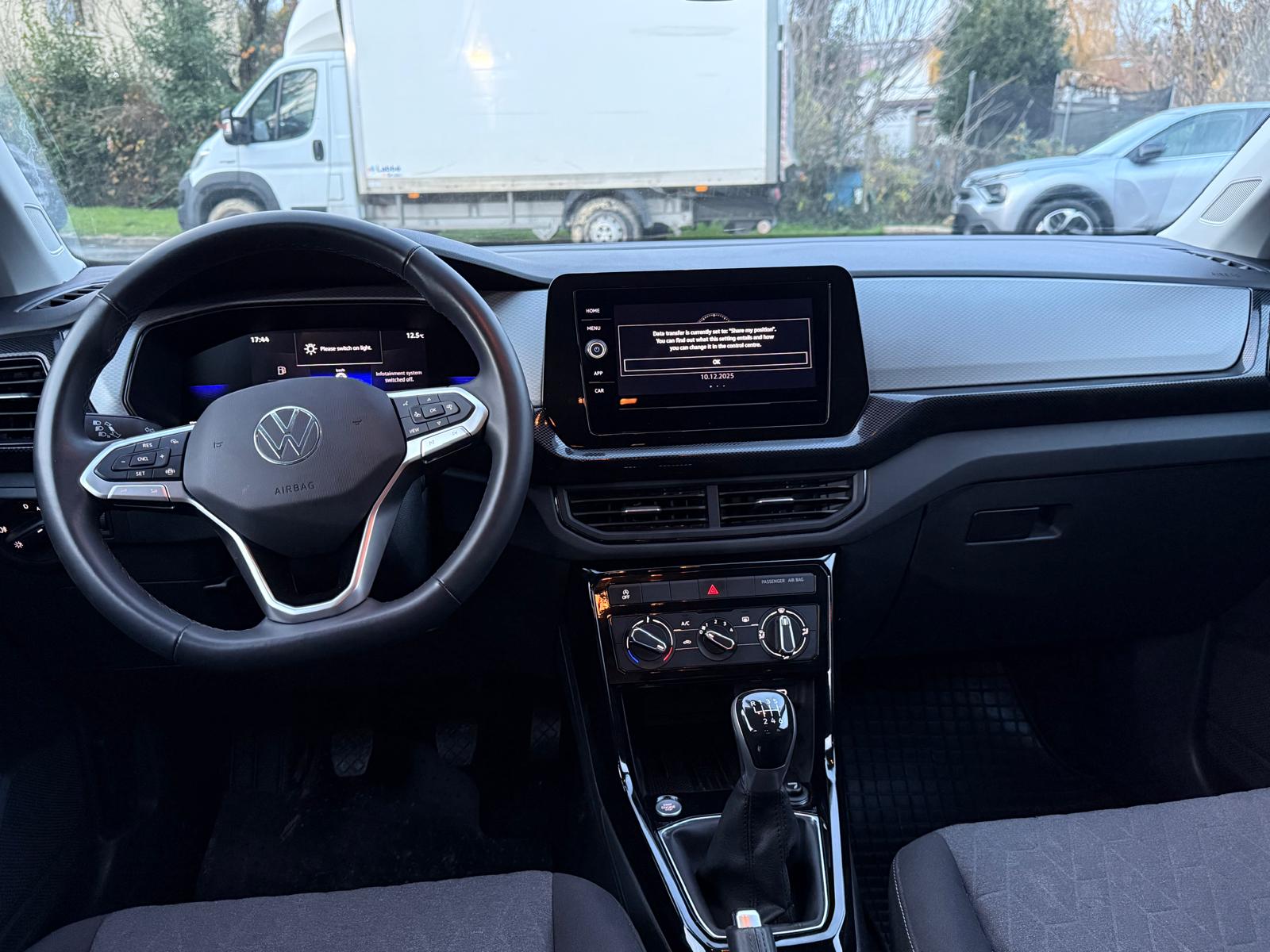 Achat VOLKSWAGEN T-CROSS LIFE 1.0 TSI 115 CH BVM6 2025 en France pour importation en Algérie (Occasion). Spécialiste Export -3 ans, CCR, Mujahid chez DJ CAR. Réf 9wt2olro