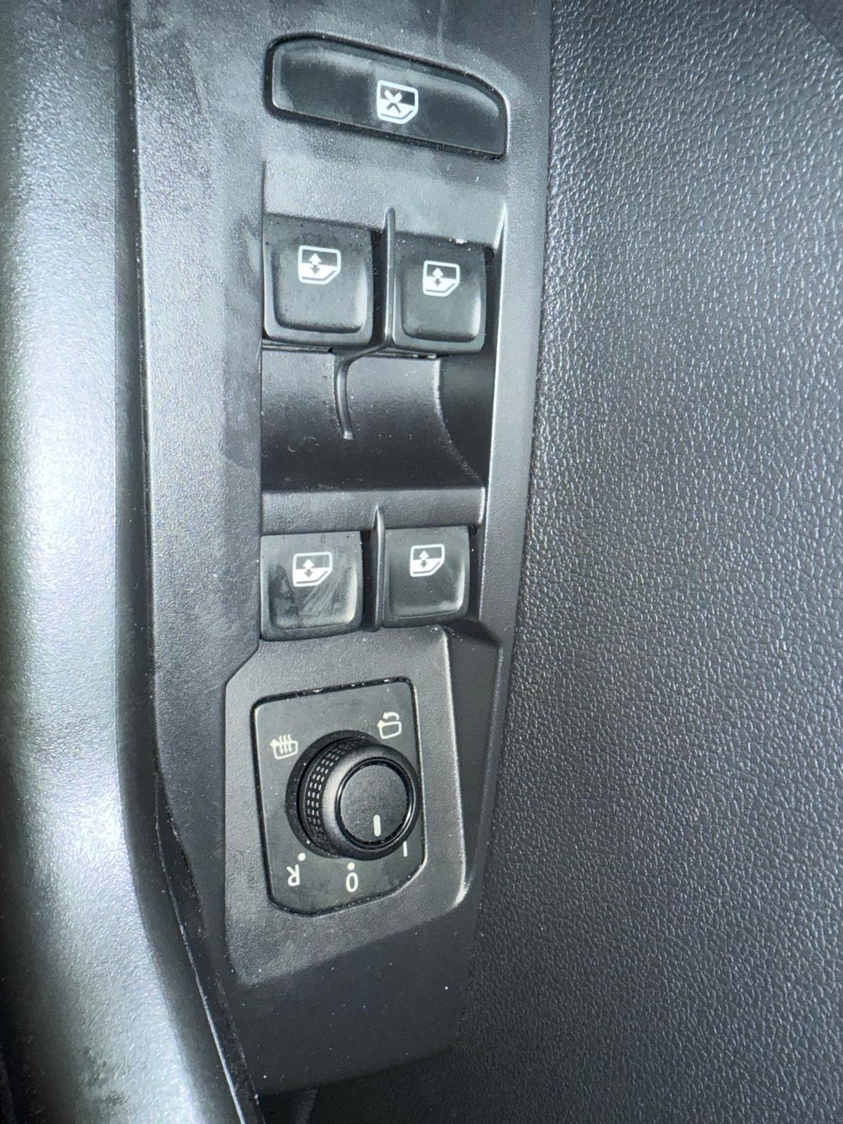 Achat VOLKSWAGEN T-CROSS LIFE 1.0 TSI 115 CH BVM6 2025 en France pour importation en Algérie (Occasion). Spécialiste Export -3 ans, CCR, Mujahid chez DJ CAR. Réf 9wt2olro