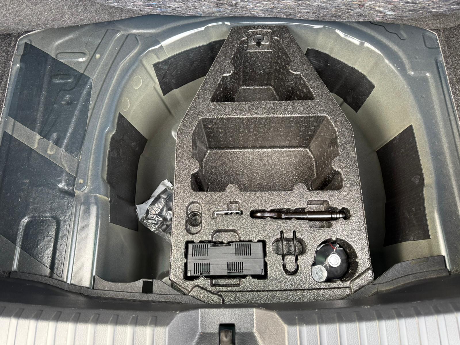 Achat SEAT IBIZA PHASE 2 1.0 TSI 115CV SPECIAL EDITION XCELLENCE 14/05/2025 en France pour importation en Algérie (Occasion). Spécialiste Export -3 ans, CCR, Mujahid chez DJ CAR. Réf 6qzoxyq