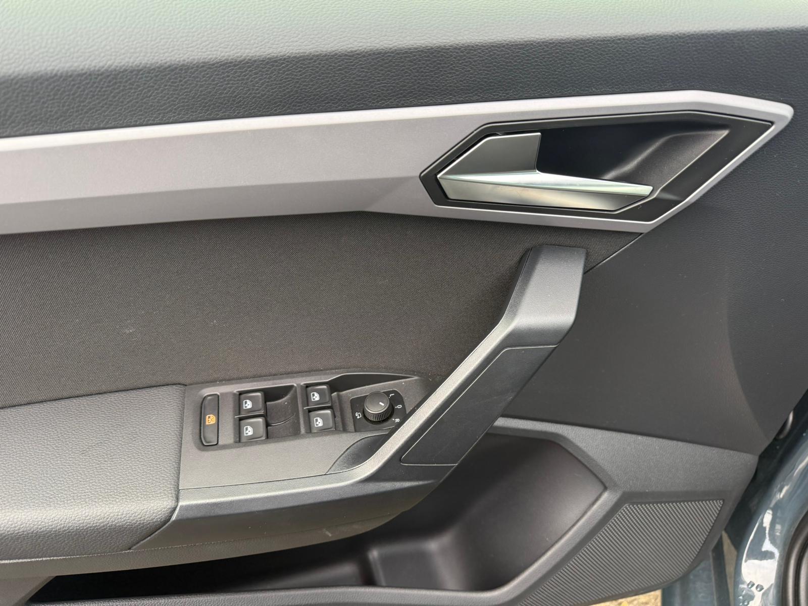 Achat SEAT IBIZA PHASE 2 1.0 TSI 115CV SPECIAL EDITION XCELLENCE 14/05/2025 en France pour importation en Algérie (Occasion). Spécialiste Export -3 ans, CCR, Mujahid chez DJ CAR. Réf 6qzoxyq