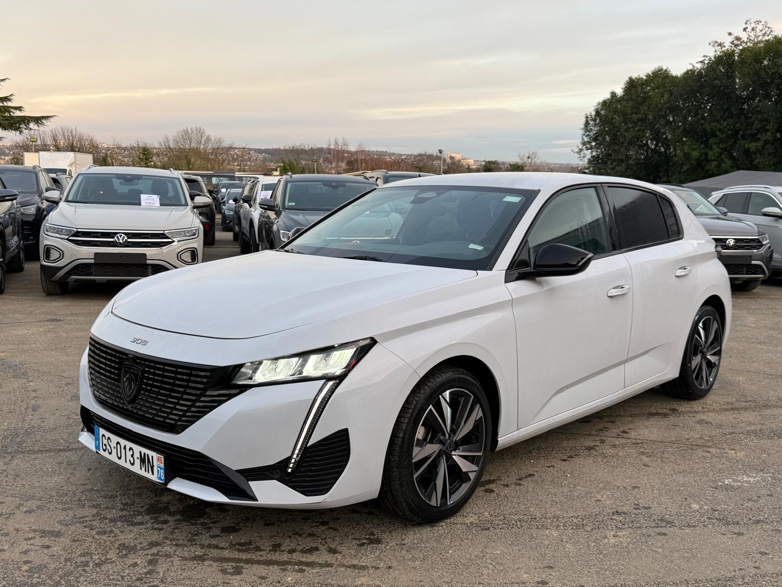 Achat PEUGEOT 308 ALLURE PACK 1.2 PURETECH 130CH 21/11/2023 en France pour importation en Algérie (Occasion). Spécialiste Export -3 ans, CCR, Mujahid chez DJ CAR. Réf ibmc9r504