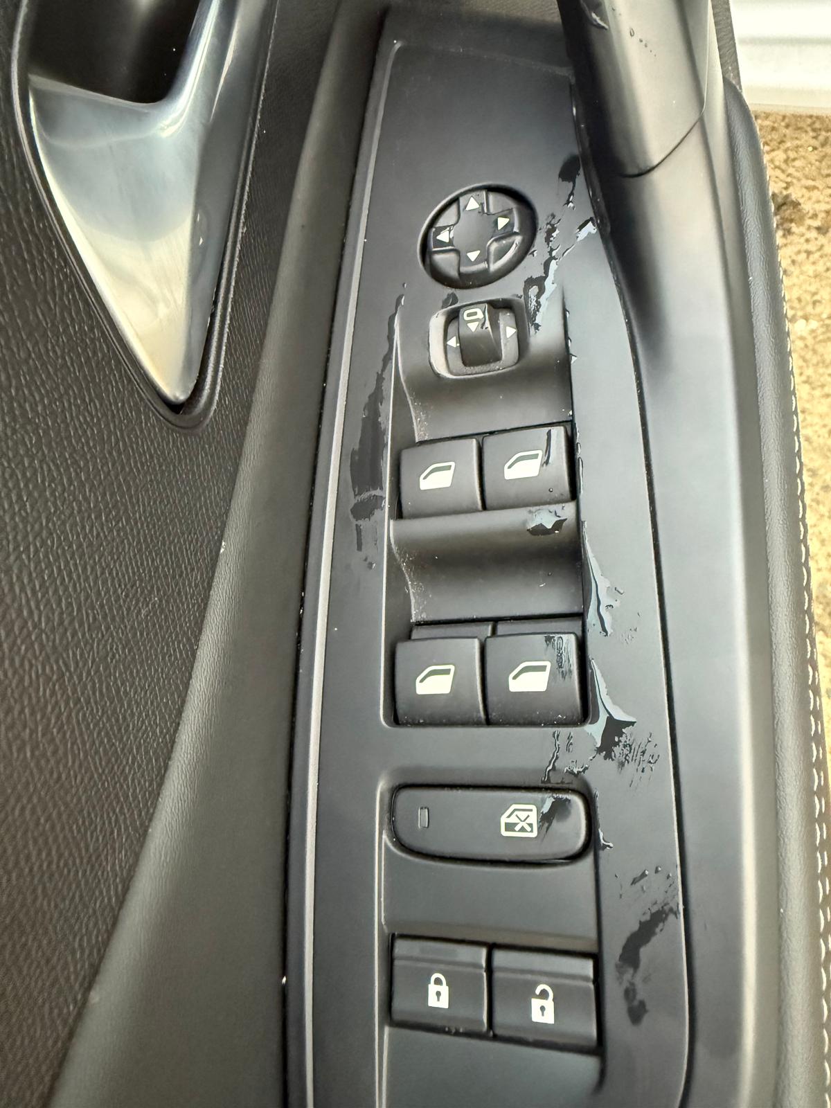 Achat PEUGEOT 308 ALLURE PACK 1.2 PURETECH 130CH 21/11/2023 en France pour importation en Algérie (Occasion). Spécialiste Export -3 ans, CCR, Mujahid chez DJ CAR. Réf ibmc9r504