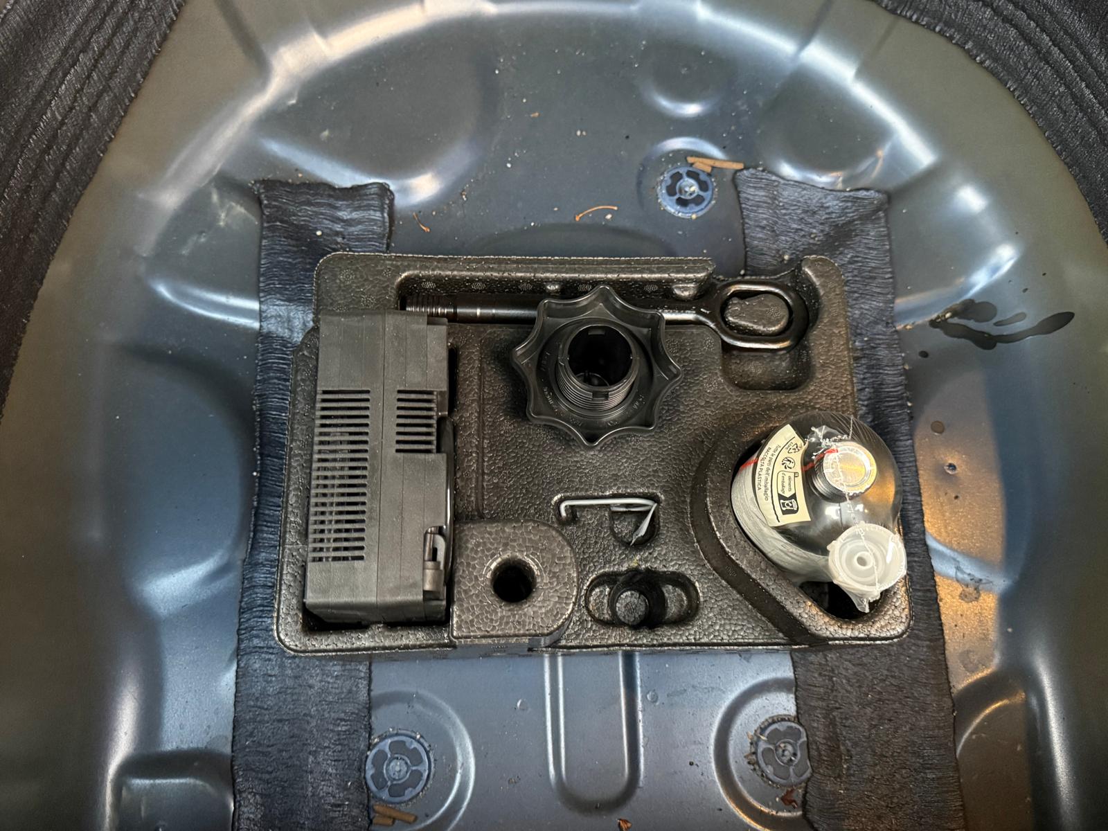 Achat VOLKSWAGEN TAIGO LIFE 1.0 TSI 95 BVM6 05/04/2024 en France pour importation en Algérie (Occasion). Spécialiste Export -3 ans, CCR, Mujahid chez DJ CAR. Réf 8xzgwji