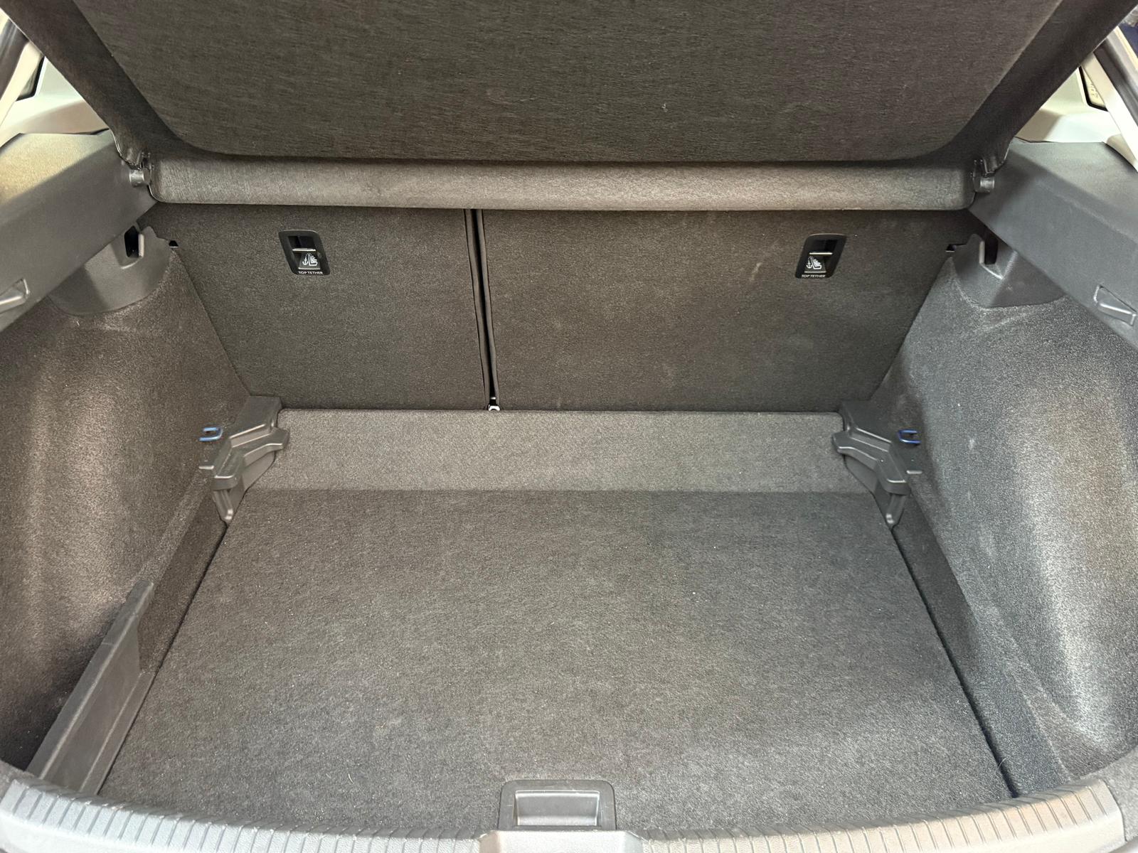 Achat VOLKSWAGEN TAIGO LIFE 1.0 TSI 95 BVM6 05/04/2024 en France pour importation en Algérie (Occasion). Spécialiste Export -3 ans, CCR, Mujahid chez DJ CAR. Réf 8xzgwji