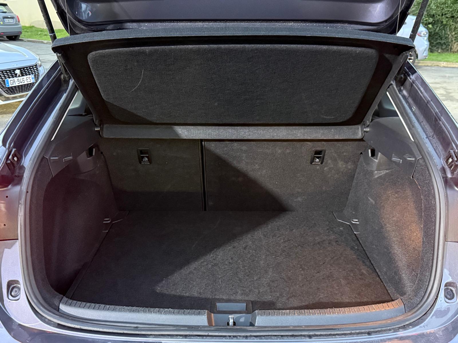 Achat VOLKSWAGEN TAIGO LIFE 1.0 TSI 115 CH DSG7 20/12/2024 en France pour importation en Algérie (Occasion). Spécialiste Export -3 ans, CCR, Mujahid chez DJ CAR. Réf 7duidvxt