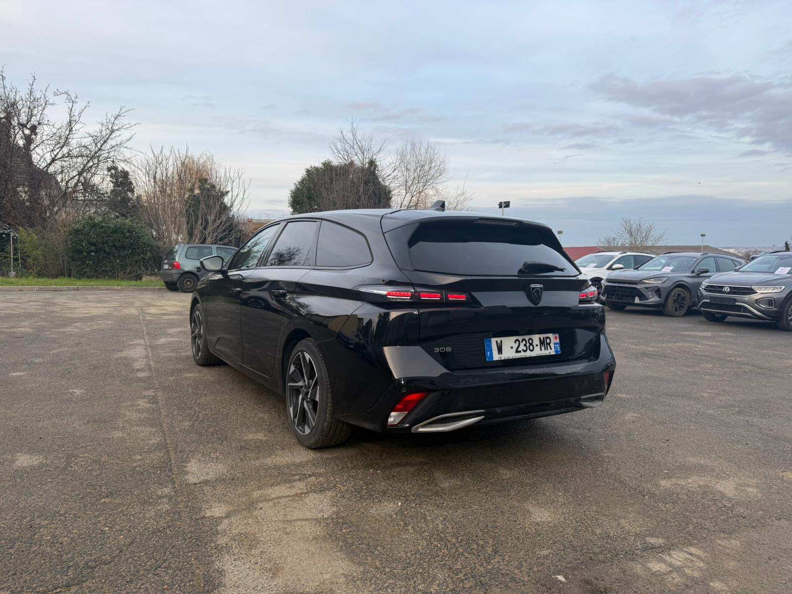 Achat PEUGEOT	308 SW 1.2 PureTech 130ch ALLURE PACK EAT8 30/05/2023 en France pour importation en Algérie (Occasion). Spécialiste Export -3 ans, CCR, Mujahid chez DJ CAR. Réf 2h5qnjnk9