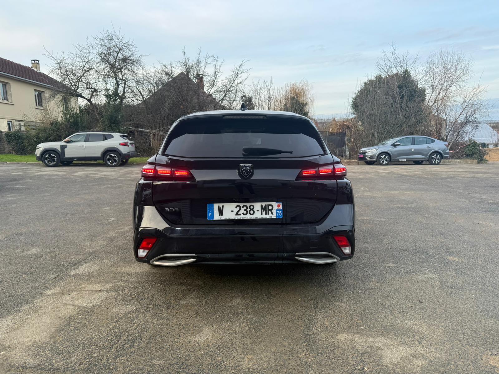 Achat PEUGEOT	308 SW 1.2 PureTech 130ch ALLURE PACK EAT8 30/05/2023 en France pour importation en Algérie (Occasion). Spécialiste Export -3 ans, CCR, Mujahid chez DJ CAR. Réf 2h5qnjnk9