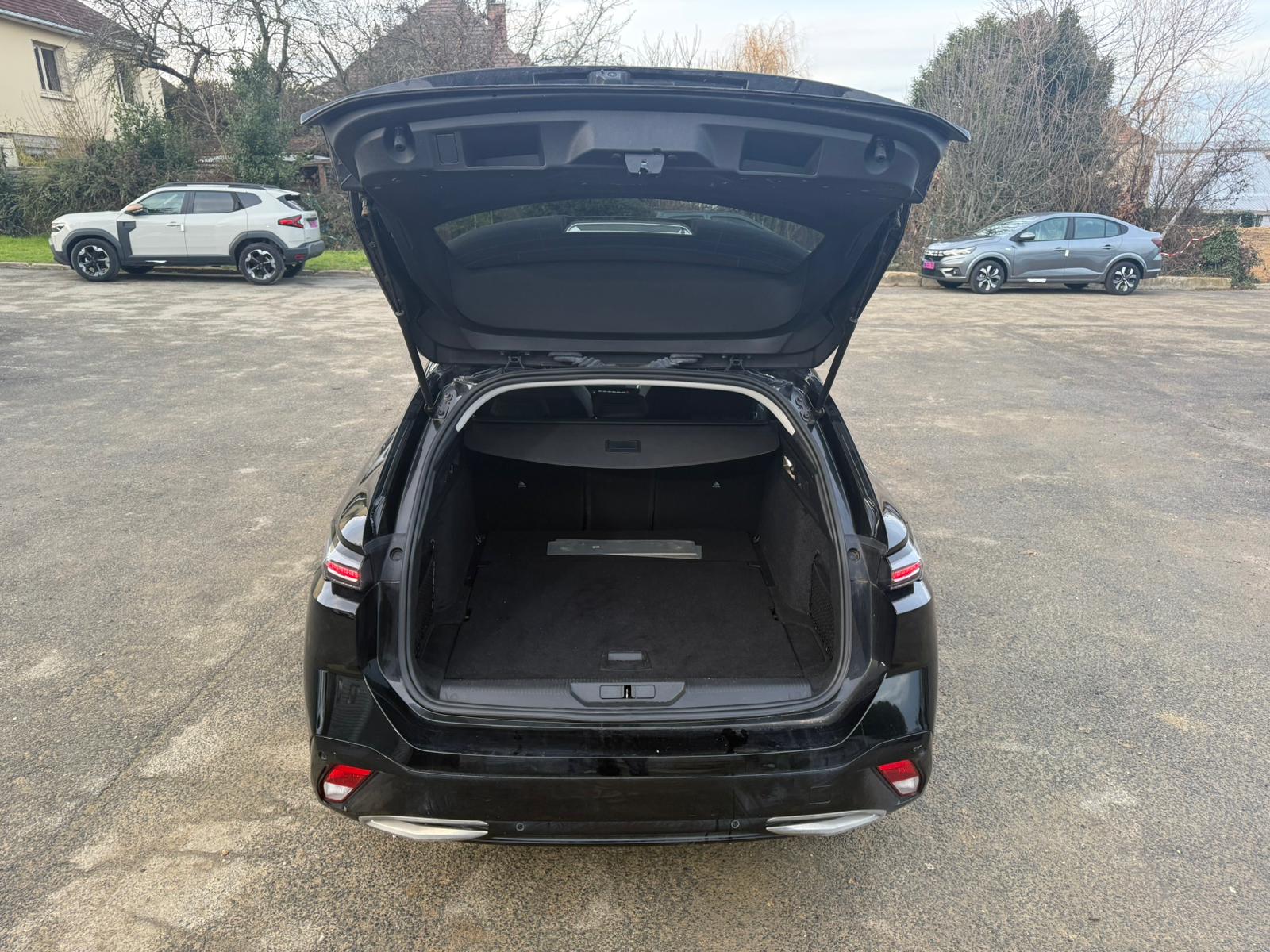 Achat PEUGEOT	308 SW 1.2 PureTech 130ch ALLURE PACK EAT8 30/05/2023 en France pour importation en Algérie (Occasion). Spécialiste Export -3 ans, CCR, Mujahid chez DJ CAR. Réf 2h5qnjnk9