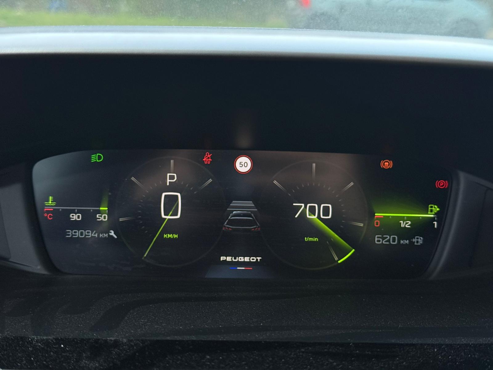 Achat PEUGEOT	308 SW 1.2 PureTech 130ch ALLURE PACK EAT8 30/05/2023 en France pour importation en Algérie (Occasion). Spécialiste Export -3 ans, CCR, Mujahid chez DJ CAR. Réf 2h5qnjnk9