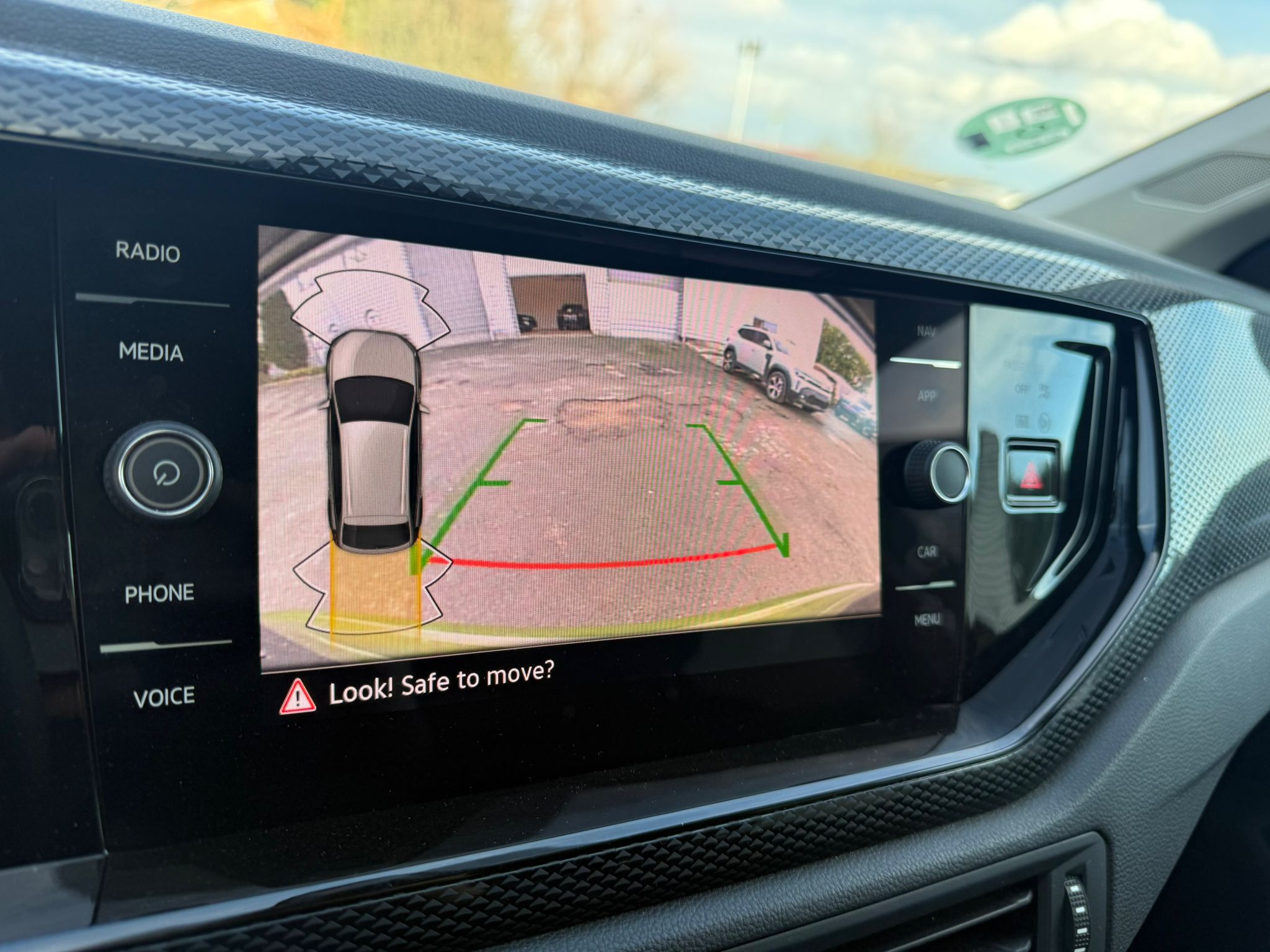 Achat VOLKSWAGEN TAIGO LIFE 1.0 TSI 115 BVM6 LIFE 25/02/2025 en France pour importation en Algérie (Occasion). Spécialiste Export -3 ans, CCR, Mujahid chez DJ CAR. Réf 8buc0yuu