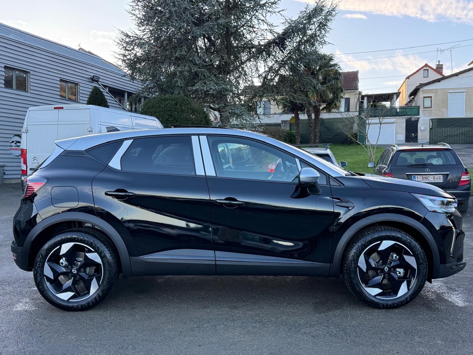Achat RENAULT CAPTUR TECHNO 1.3 TCE 155 CH TOIT GRIS 2026 en France pour importation en Algérie (Neuf). Spécialiste Export -3 ans, CCR, Mujahid chez DJ CAR. Réf rynd53i