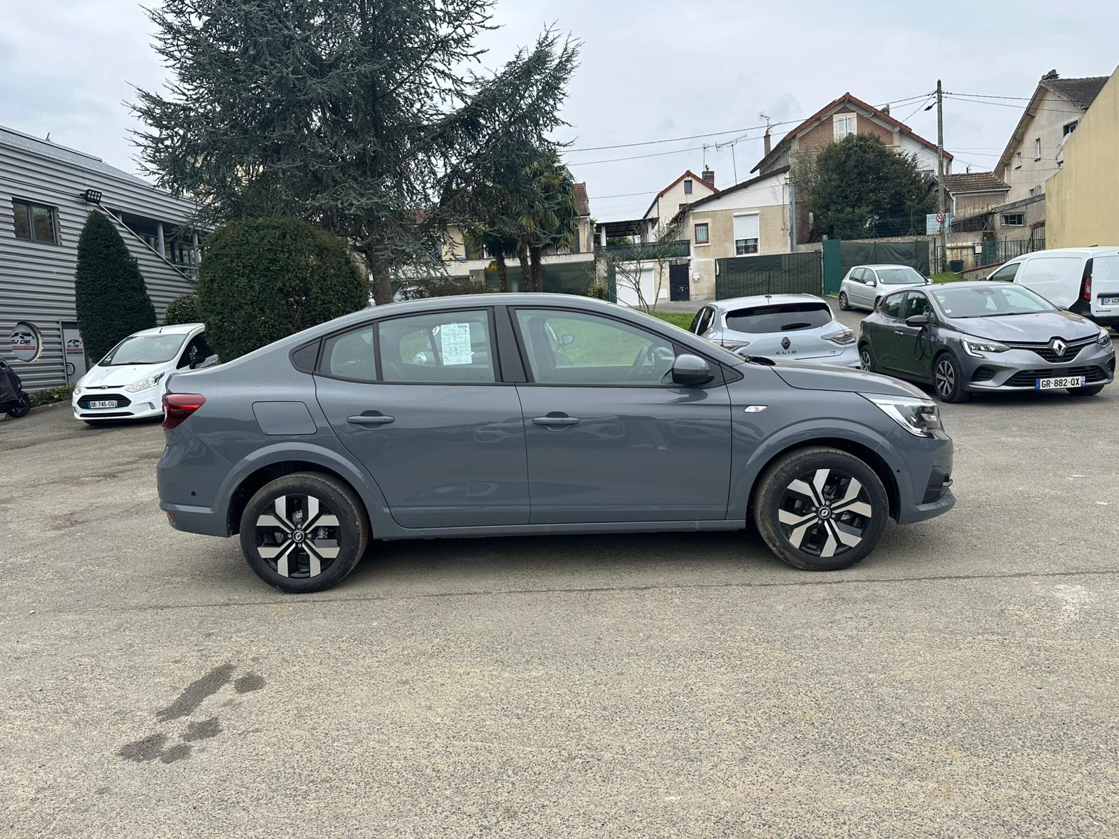 Achat RENAULT TALIANT ZEN 1.0 TCE 100 CH BVA 2026 en France pour importation en Algérie (Neuf). Spécialiste Export -3 ans, CCR, Mujahid chez DJ CAR. Réf 2442tf67