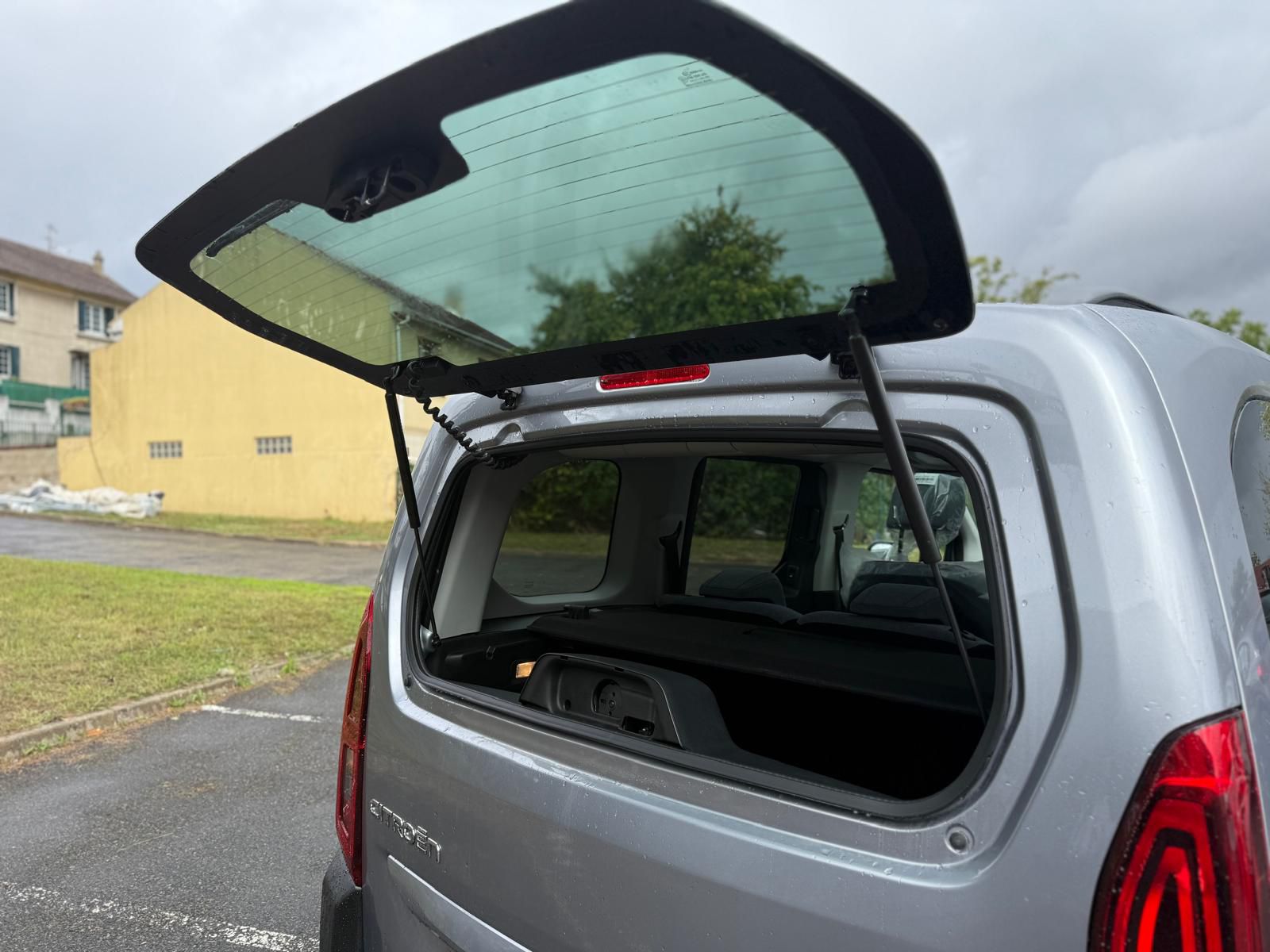 Achat CITROEN BERLINGO XTR NEW SHINE 1.6 HDI 92 CH 5P 2026 en France pour importation en Algérie (Neuf). Spécialiste Export -3 ans, CCR, Mujahid chez DJ CAR. Réf cexq3c