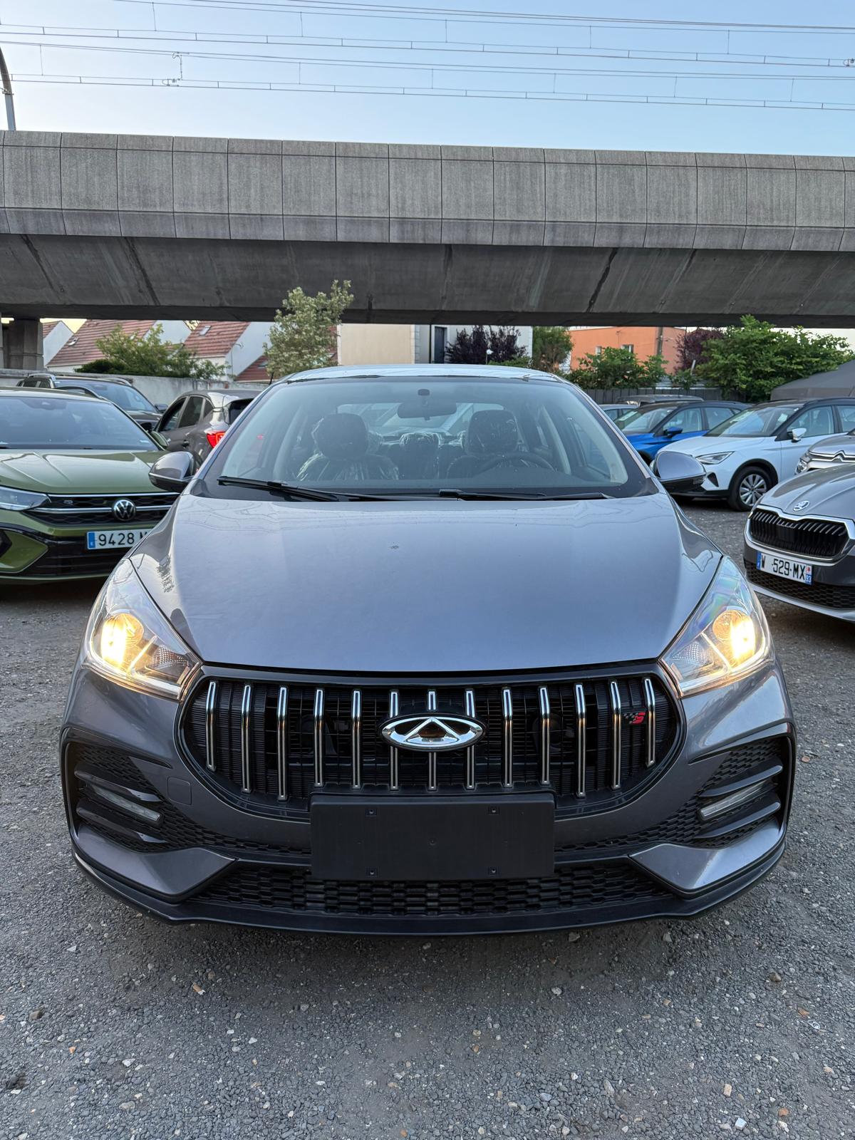 Achat CHERY ARRIZO 5 1.5L L4 113 CH FULL OPTION 2026 en France pour importation en Algérie (Neuf). Spécialiste Export -3 ans, CCR, Mujahid chez DJ CAR. Réf NC ARRIZO