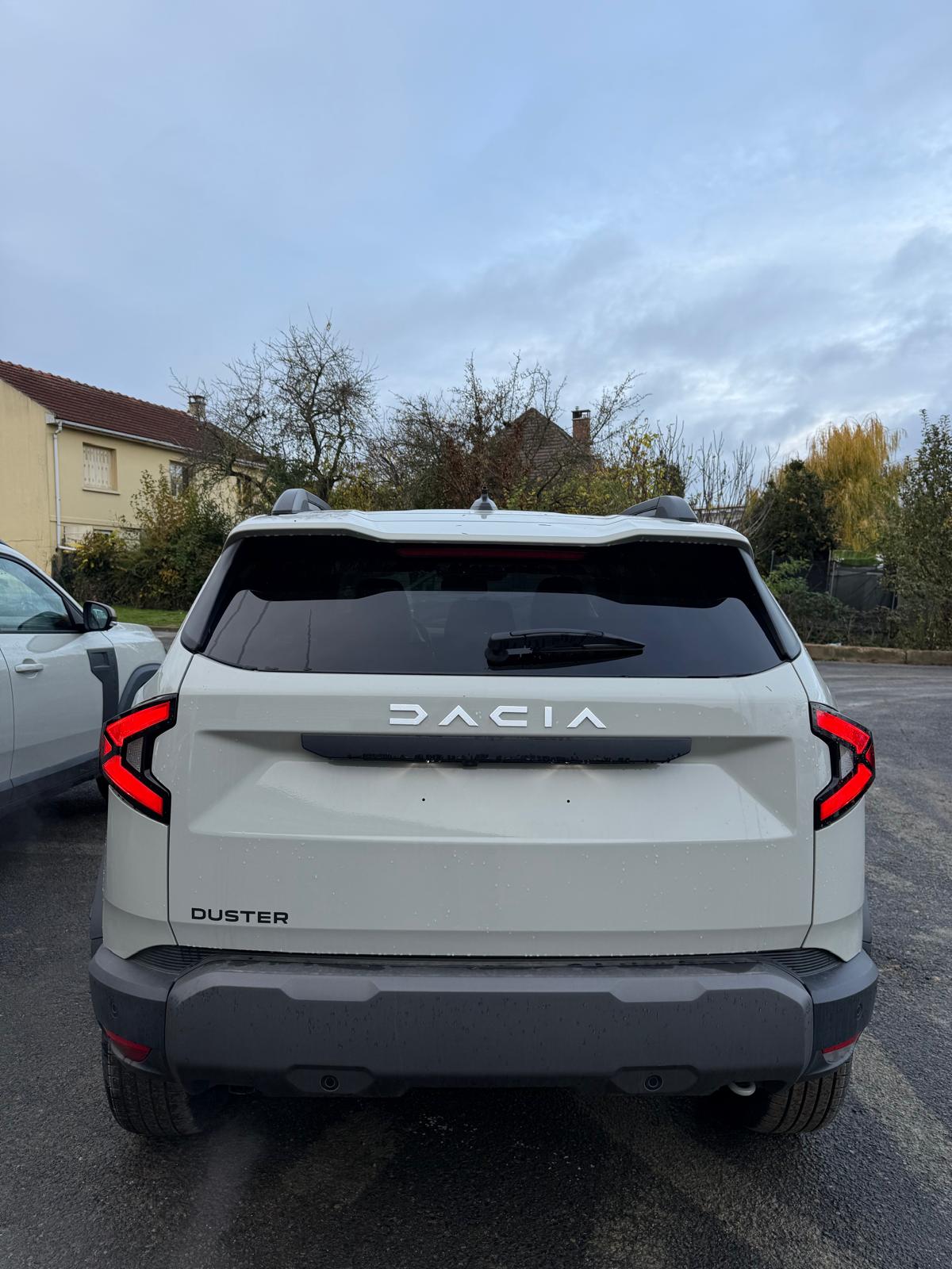 Achat DACIA DUSTER NEW JOURNEY 1.3 TCE 150 CH 2026 en France pour importation en Algérie (Neuf). Spécialiste Export -3 ans, CCR, Mujahid chez DJ CAR. Réf ei2xw79