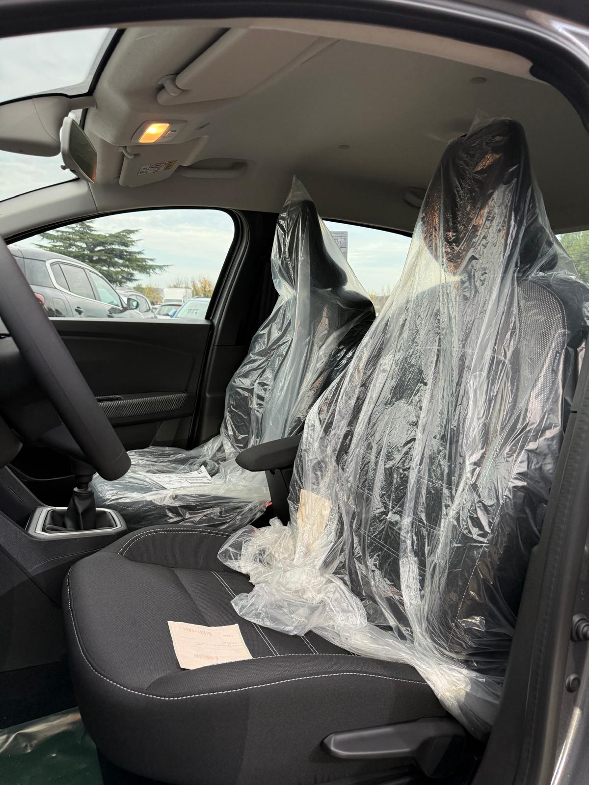 Achat DACIA LOGAN EXPRESSION 1.0 TCE 100 CH 2026 en France pour importation en Algérie (Neuf). Spécialiste Export -3 ans, CCR, Mujahid chez DJ CAR. Réf udlz7e