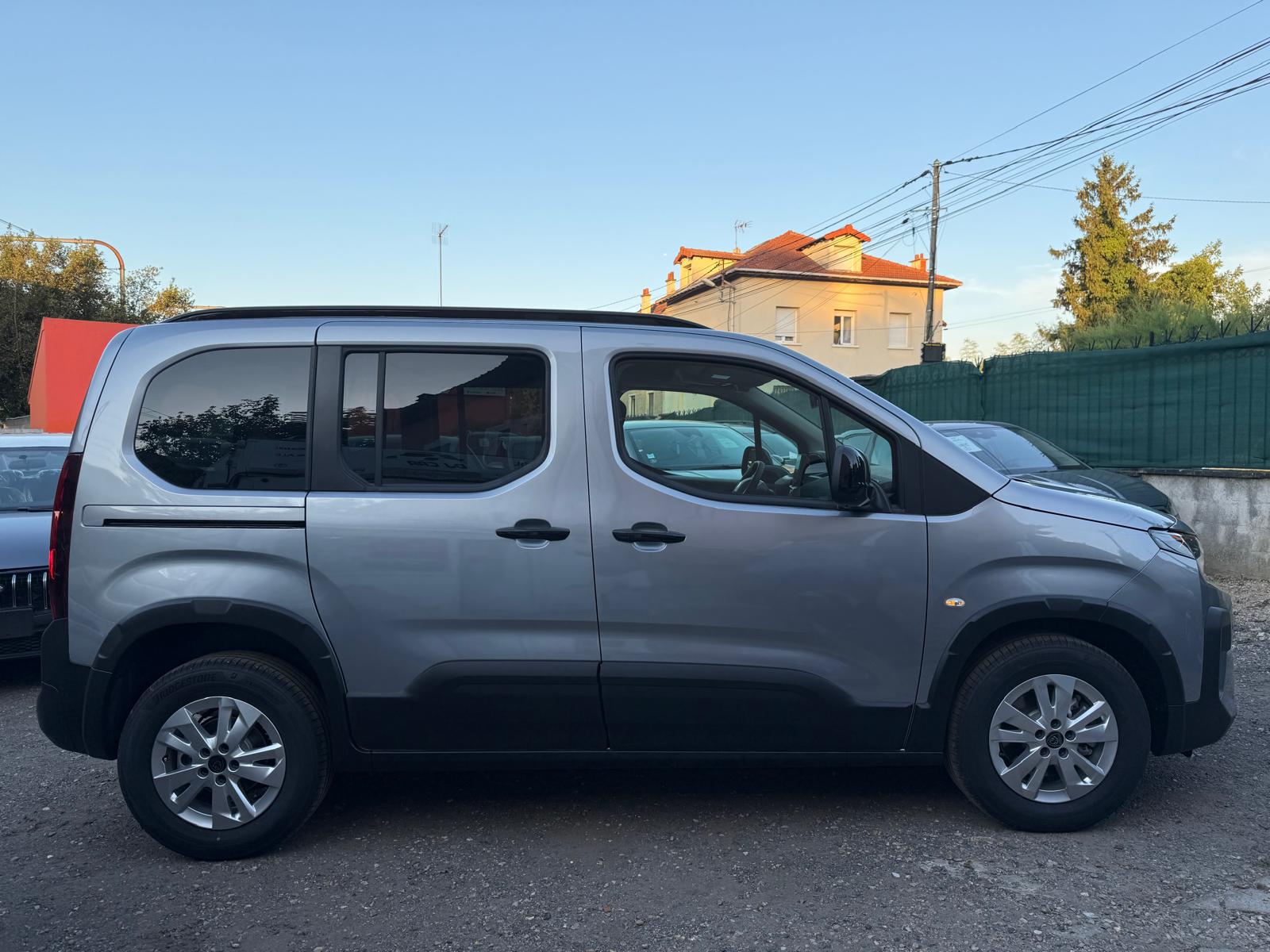 Achat PEUGEOT RIFTER GT 1.6 HDI 92 CH 2026 en France pour importation en Algérie (Neuf). Spécialiste Export -3 ans, CCR, Mujahid chez DJ CAR. Réf 352hcbo