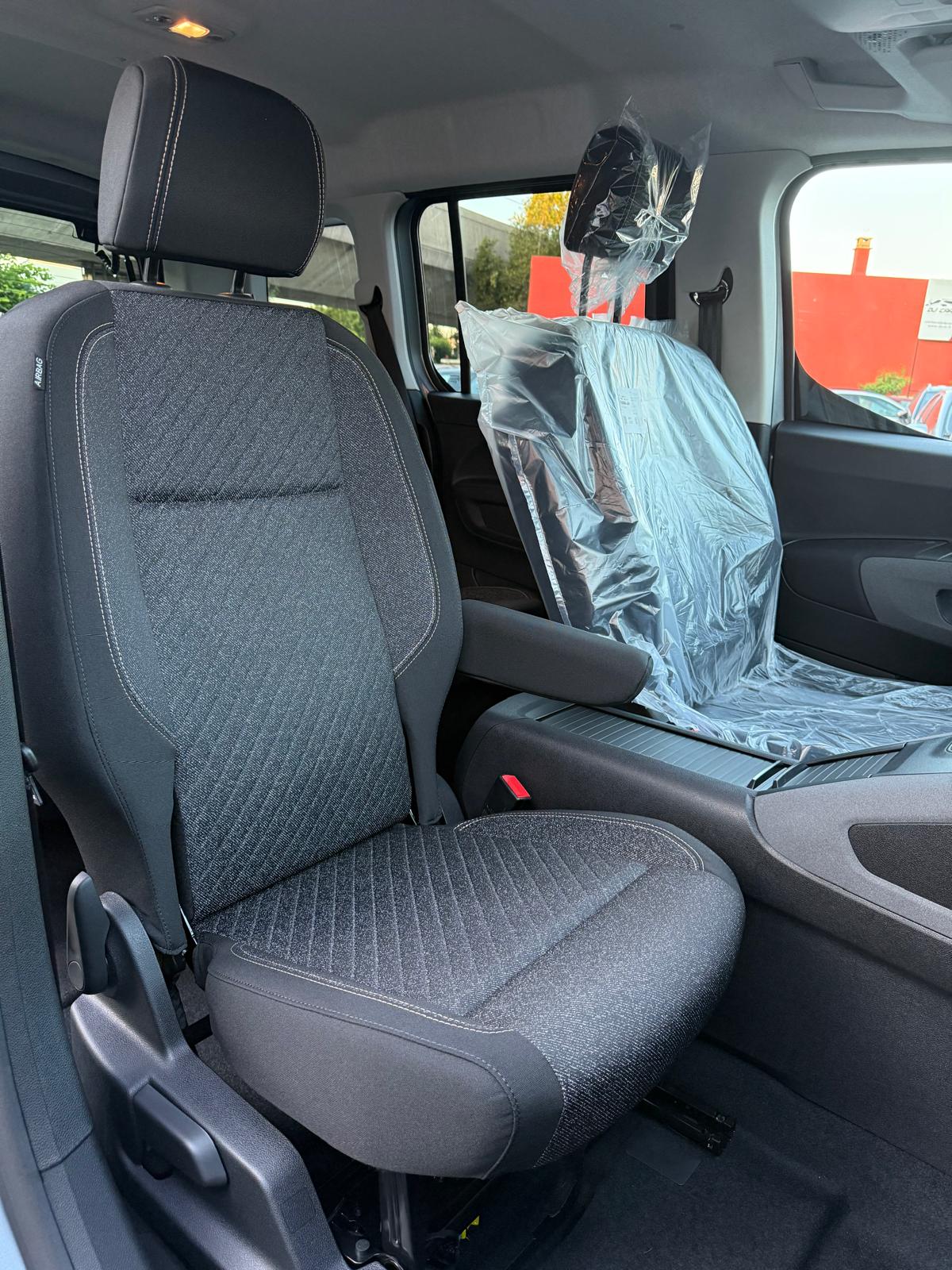 Achat PEUGEOT RIFTER GT 1.6 HDI 92 CH 2026 en France pour importation en Algérie (Neuf). Spécialiste Export -3 ans, CCR, Mujahid chez DJ CAR. Réf 352hcbo