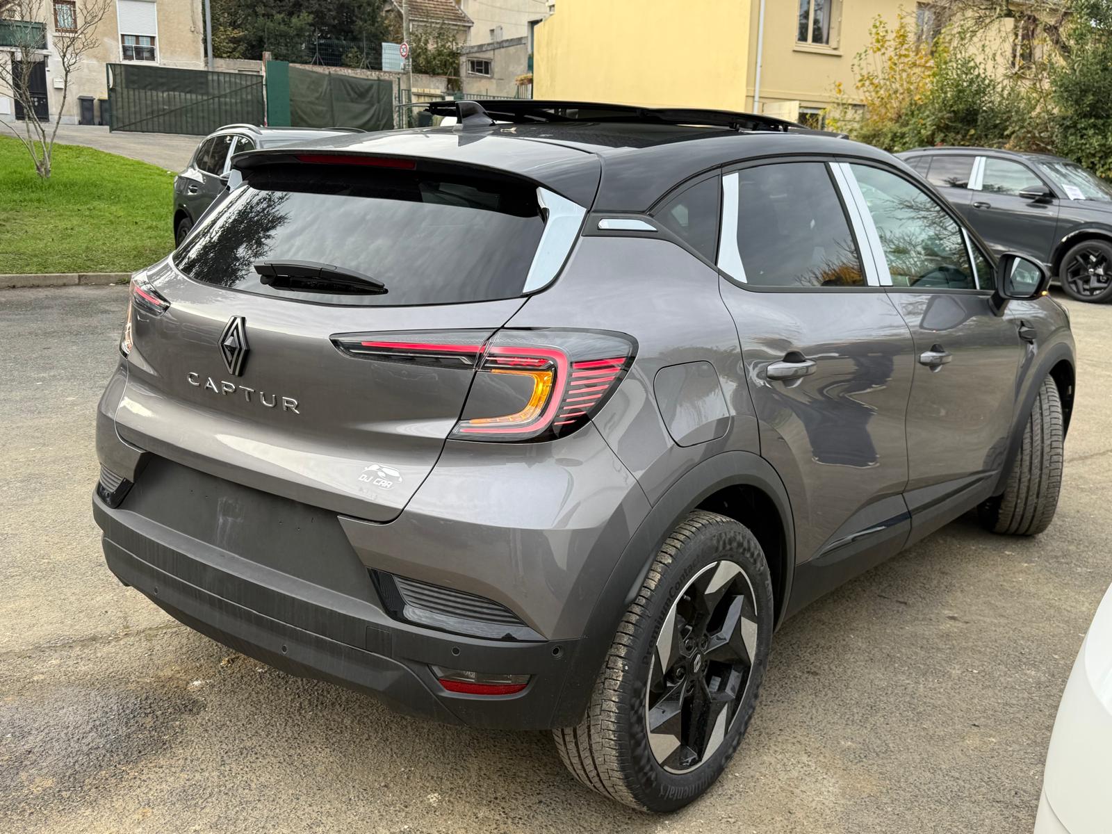 Achat RENAULT CAPTUR TECHNO 1.3 TCE 155 CH BVA TOIT NOIR 2026 en France pour importation en Algérie (Neuf). Spécialiste Export -3 ans, CCR, Mujahid chez DJ CAR. Réf 4e7undj