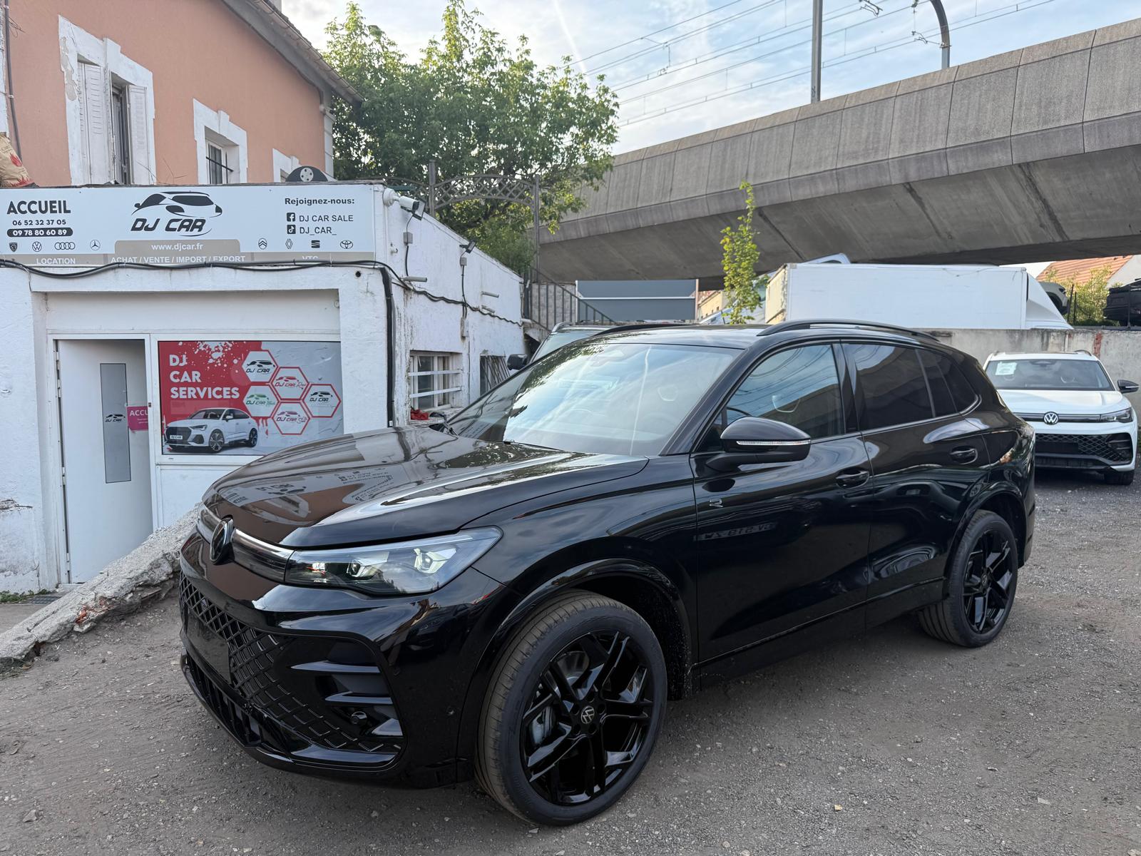 Achat VOLKSWAGEN TIGUAN R-LINE FULL 2.0 TDI 193 CH 4MOTION ALCANTARA 2026 en France pour importation en Algérie (Neuf). Spécialiste Export -3 ans, CCR, Mujahid chez DJ CAR. Réf es0e4w1