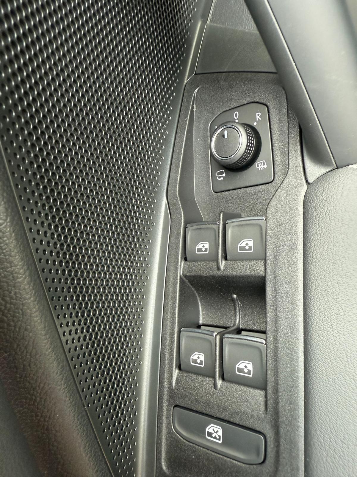 Achat VOLKSWAGEN TIGUAN R-LINE FULL 2.0 TDI 193 CH 4MOTION ALCANTARA 2026 en France pour importation en Algérie (Neuf). Spécialiste Export -3 ans, CCR, Mujahid chez DJ CAR. Réf es0e4w1