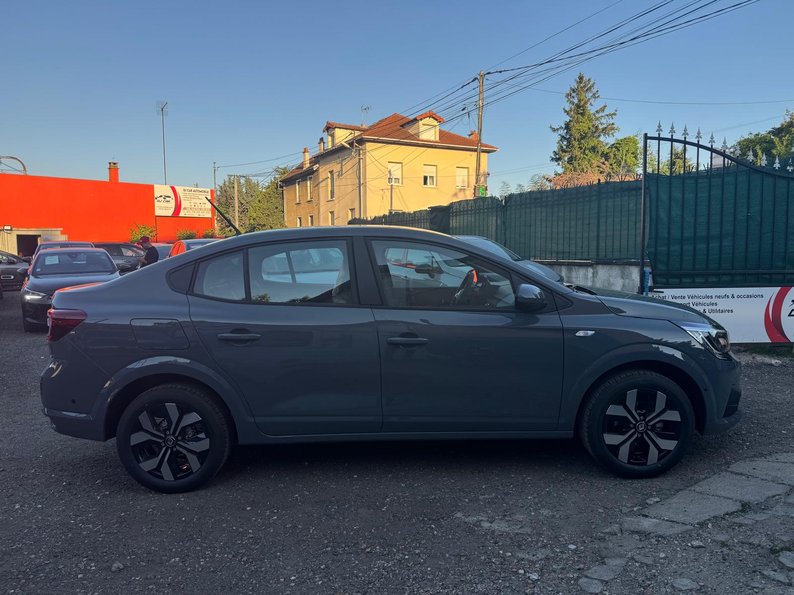 Achat RENAULT TALIANT  ZEN 1.0 TCE 100 CH BVA 2026 en France pour importation en Algérie (Neuf). Spécialiste Export -3 ans, CCR, Mujahid chez DJ CAR. Réf cizbm1ja