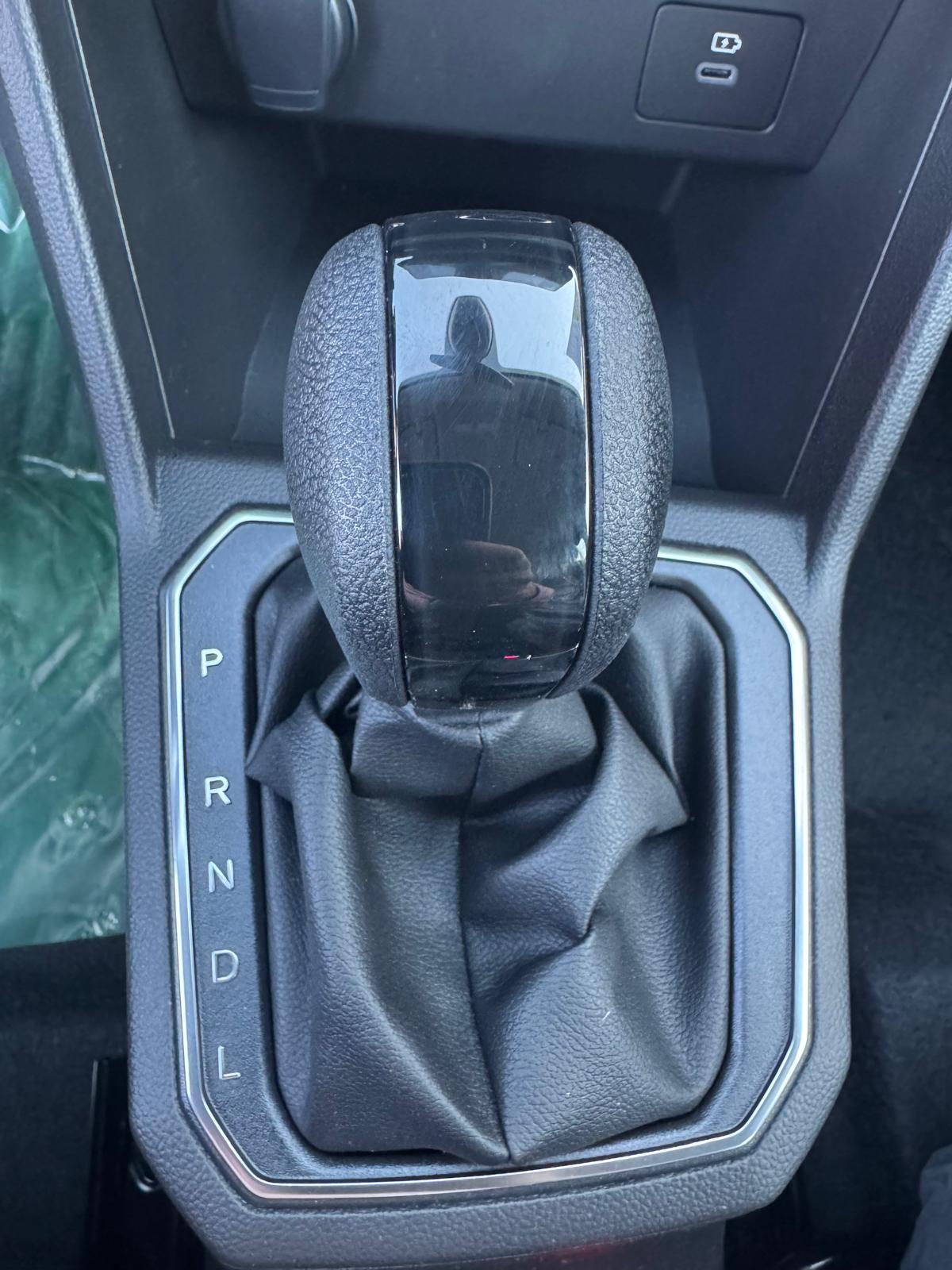 Achat RENAULT TALIANT  ZEN 1.0 TCE 100 CH BVA 2026 en France pour importation en Algérie (Neuf). Spécialiste Export -3 ans, CCR, Mujahid chez DJ CAR. Réf cizbm1ja