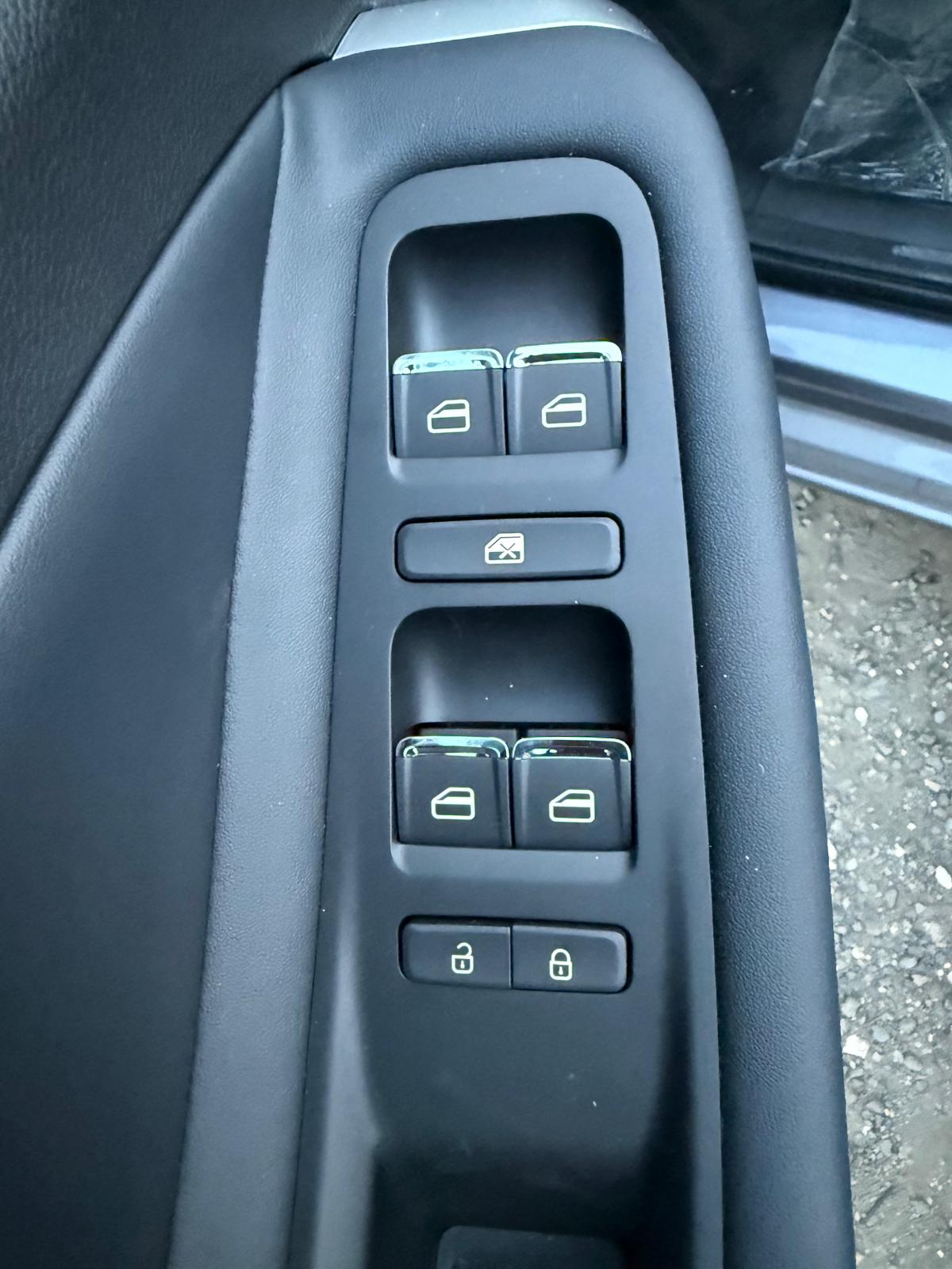 Achat CHERY ARRIZO 5 1.5L L4 113 CH FULL OPTION 2026 en France pour importation en Algérie (Neuf). Spécialiste Export -3 ans, CCR, Mujahid chez DJ CAR. Réf NC ARRIZO