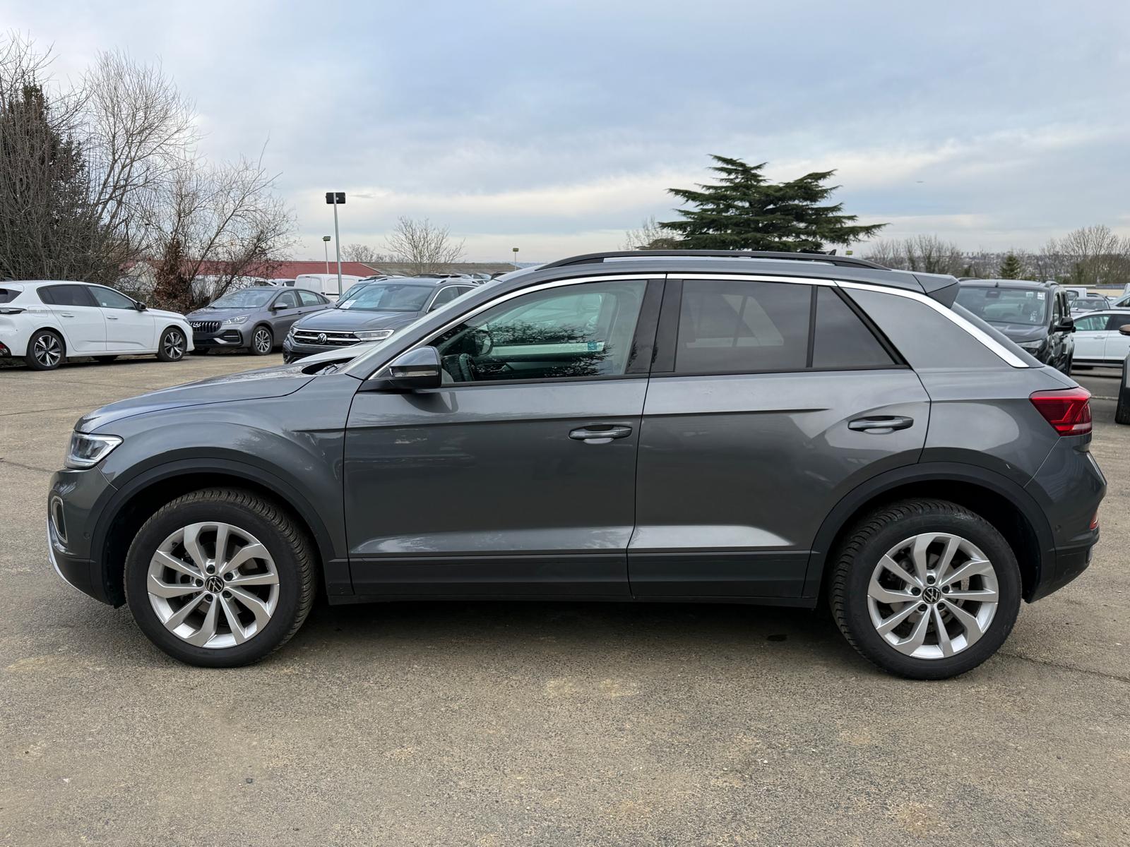 Achat VOLKSWAGEN T-ROC – LIFE 1.5 TSI 150CH DSG7 – 5P 20/11/2024 en France pour importation en Algérie (Occasion). Spécialiste Export -3 ans, CCR, Mujahid chez DJ CAR. Réf bguqgvky