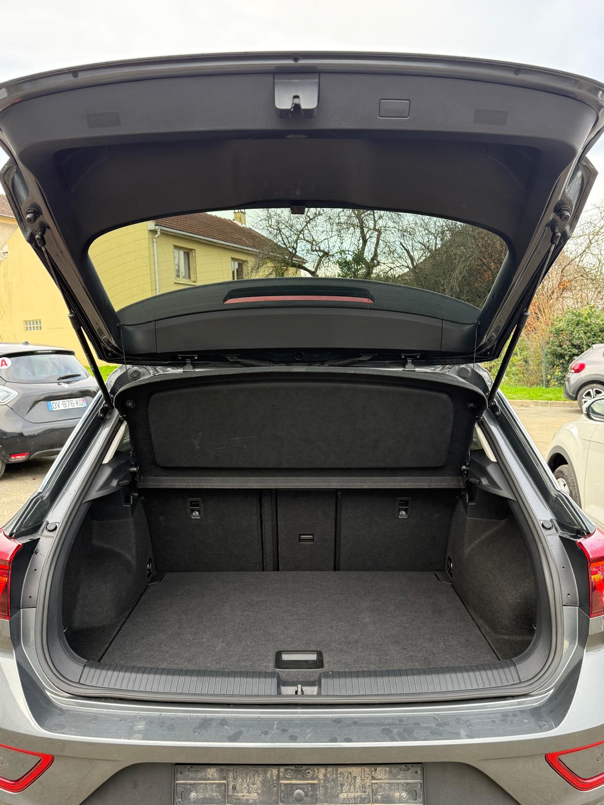 Achat VOLKSWAGEN T-ROC – LIFE 1.5 TSI 150CH DSG7 – 5P 20/11/2024 en France pour importation en Algérie (Occasion). Spécialiste Export -3 ans, CCR, Mujahid chez DJ CAR. Réf bguqgvky