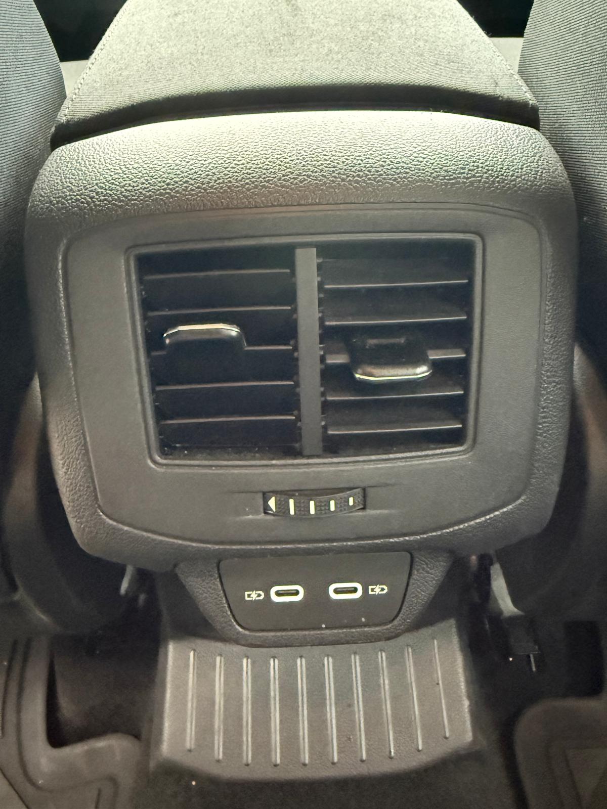 Achat VOLKSWAGEN T-ROC – LIFE 1.5 TSI 150CH DSG7 – 5P 20/11/2024 en France pour importation en Algérie (Occasion). Spécialiste Export -3 ans, CCR, Mujahid chez DJ CAR. Réf bguqgvky