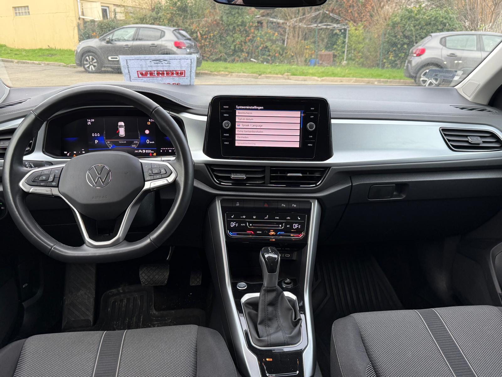 Achat VOLKSWAGEN T-ROC – LIFE 1.5 TSI 150CH DSG7 – 5P 20/11/2024 en France pour importation en Algérie (Occasion). Spécialiste Export -3 ans, CCR, Mujahid chez DJ CAR. Réf bguqgvky