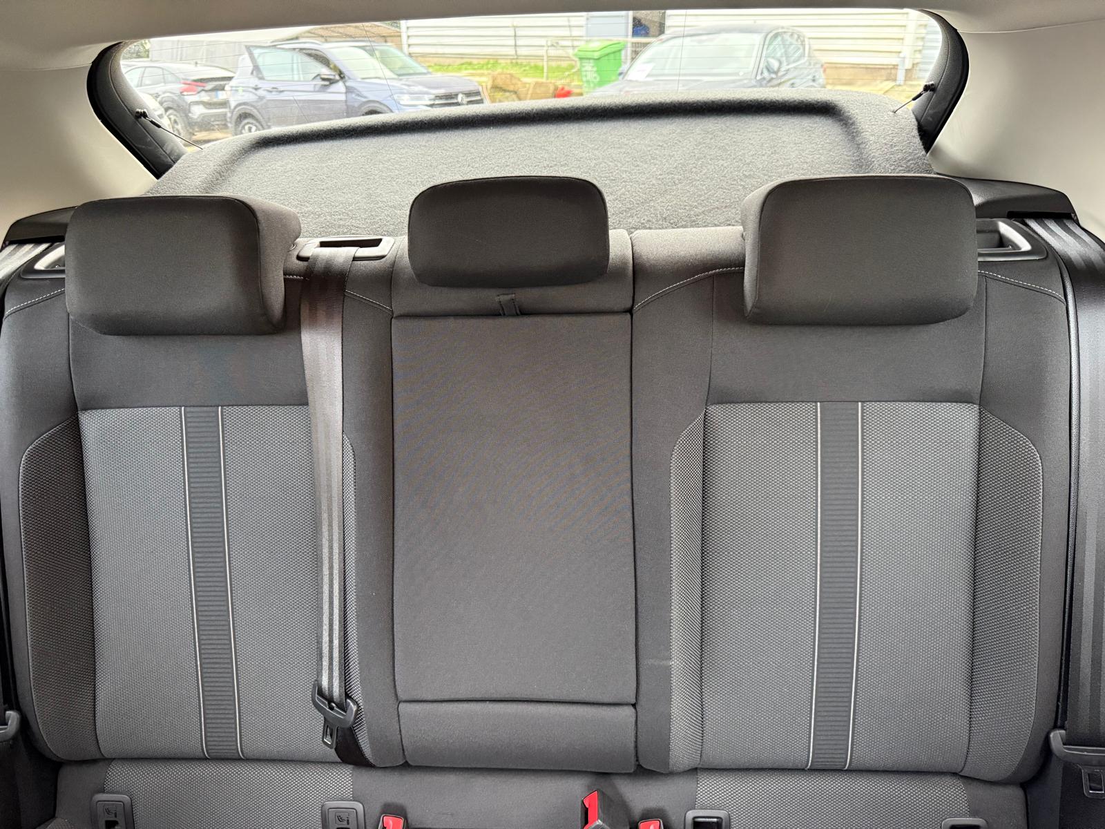 Achat VOLKSWAGEN T-ROC – LIFE 1.5 TSI 150CH DSG7 – 5P 20/11/2024 en France pour importation en Algérie (Occasion). Spécialiste Export -3 ans, CCR, Mujahid chez DJ CAR. Réf bguqgvky