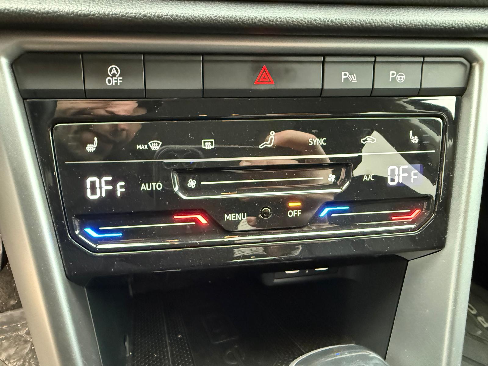 Achat VOLKSWAGEN T-ROC – LIFE 1.5 TSI 150CH DSG7 – 5P 20/11/2024 en France pour importation en Algérie (Occasion). Spécialiste Export -3 ans, CCR, Mujahid chez DJ CAR. Réf bguqgvky