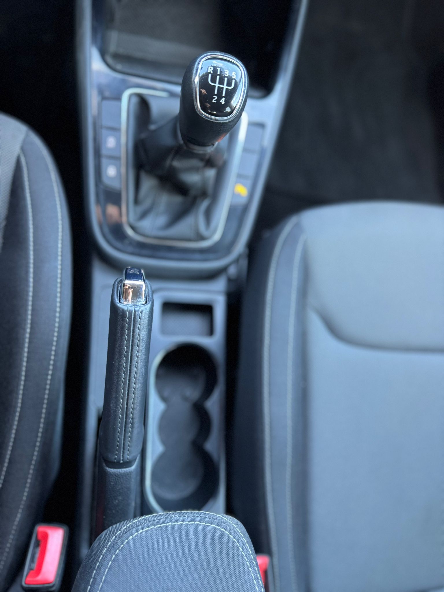 Achat SKODA FABIA 1.0 TSI EVO 95 CV 130 EDITION 06/03/2025 en France pour importation en Algérie (Occasion). Spécialiste Export -3 ans, CCR, Mujahid chez DJ CAR. Réf qi6idns