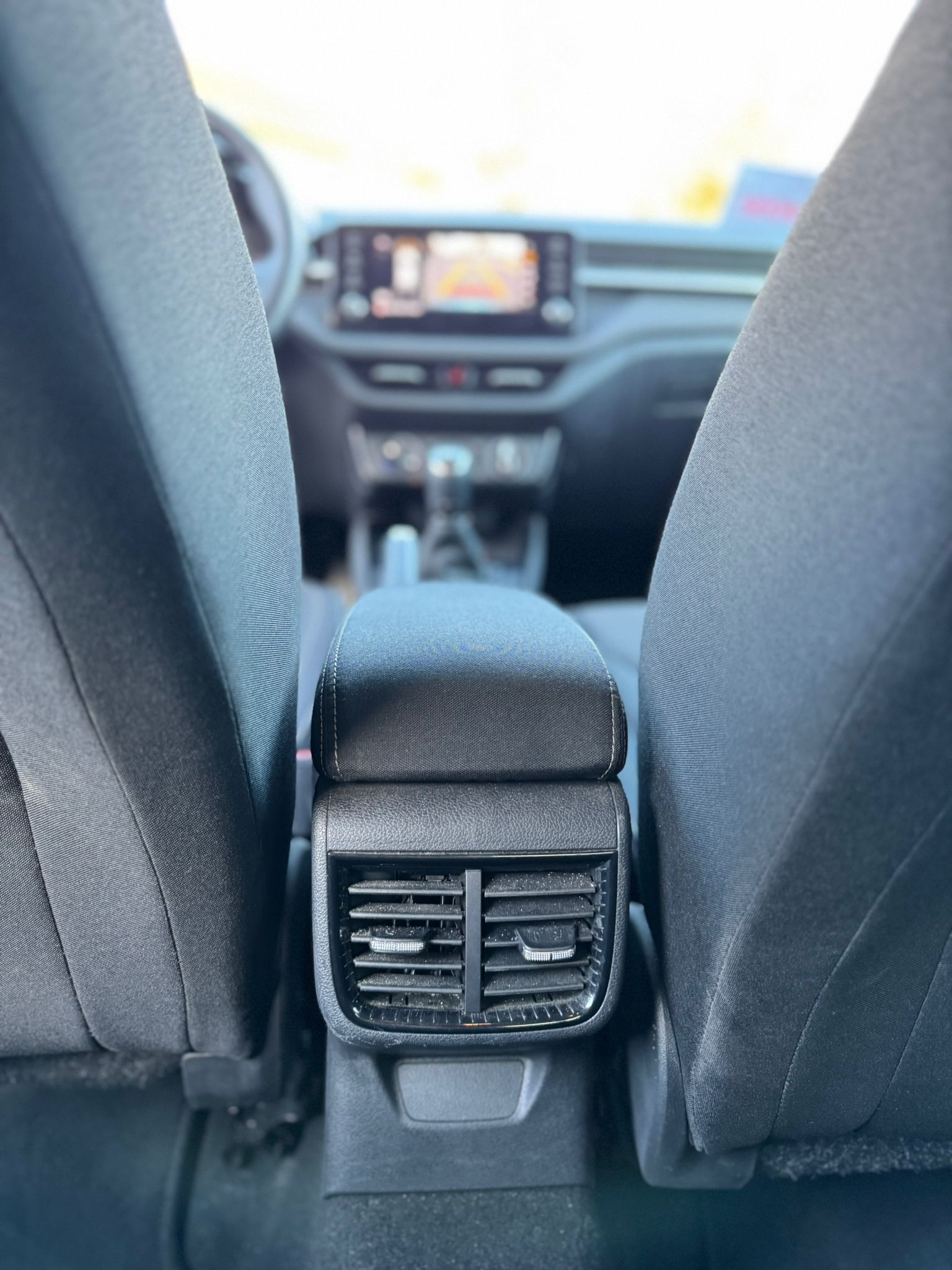 Achat SKODA FABIA 1.0 TSI EVO 95 CV 130 EDITION 06/03/2025 en France pour importation en Algérie (Occasion). Spécialiste Export -3 ans, CCR, Mujahid chez DJ CAR. Réf qi6idns