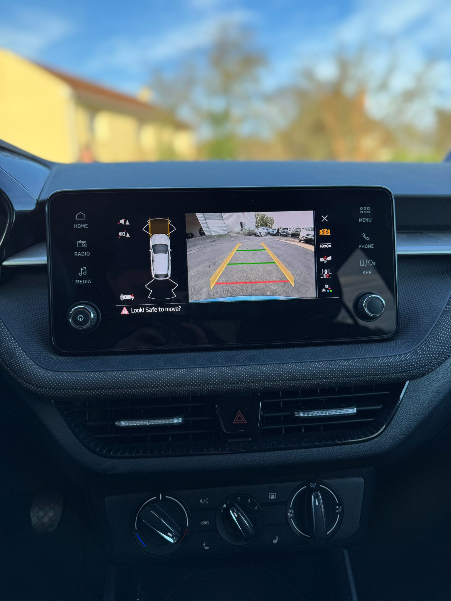 Achat SKODA FABIA 1.0 TSI EVO 95 CV 130 EDITION 06/03/2025 en France pour importation en Algérie (Occasion). Spécialiste Export -3 ans, CCR, Mujahid chez DJ CAR. Réf qi6idns