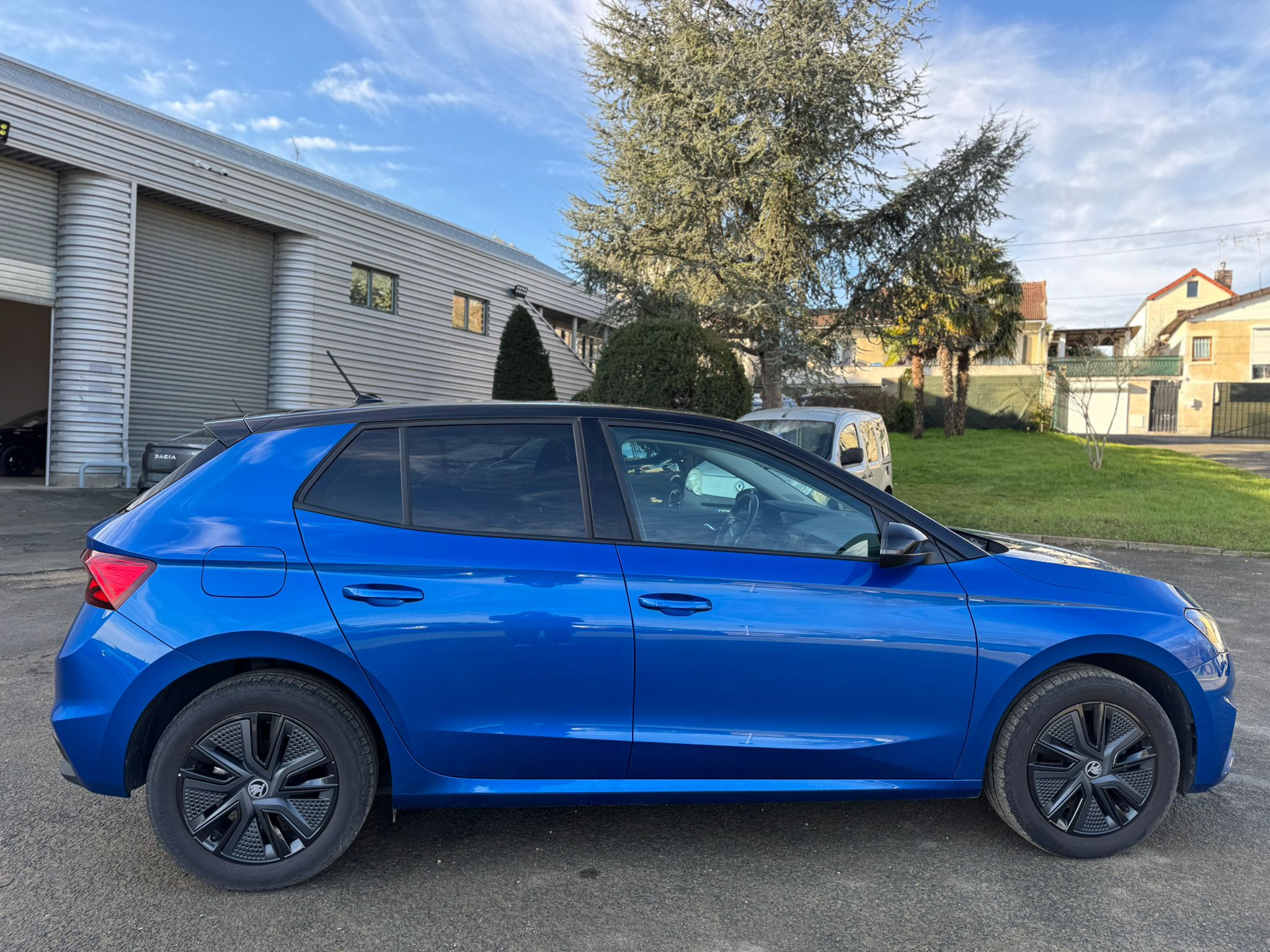 Achat SKODA FABIA 1.0 TSI EVO 95 CV 130 EDITION 06/03/2025 en France pour importation en Algérie (Occasion). Spécialiste Export -3 ans, CCR, Mujahid chez DJ CAR. Réf qi6idns