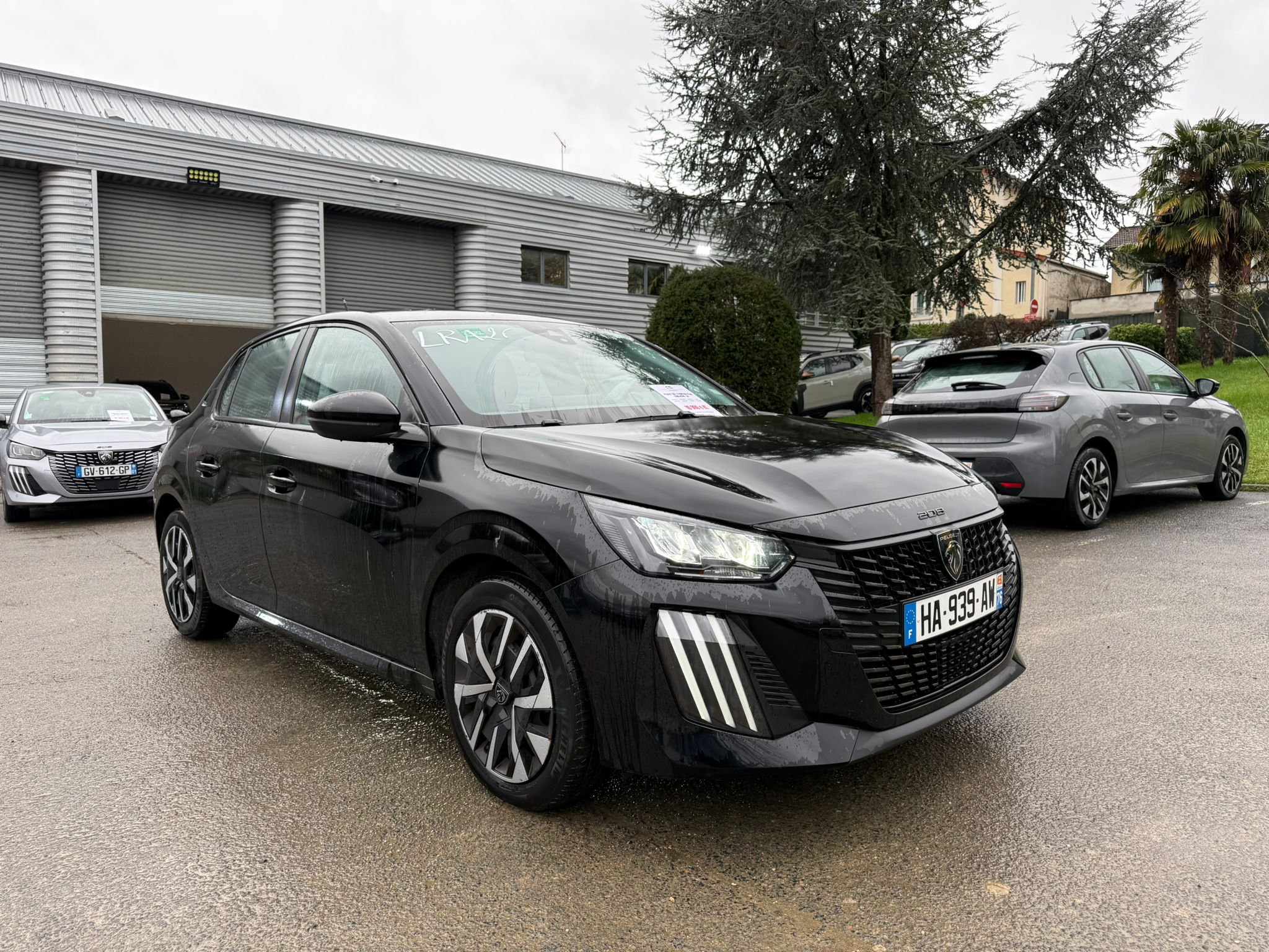 Achat PEUGEOT 208 1.2 PureTech 75 S&S BVM5 Active – 5P 31/10/2024 en France pour importation en Algérie (Occasion). Spécialiste Export -3 ans, CCR, Mujahid chez DJ CAR. Réf wlm8cw9io