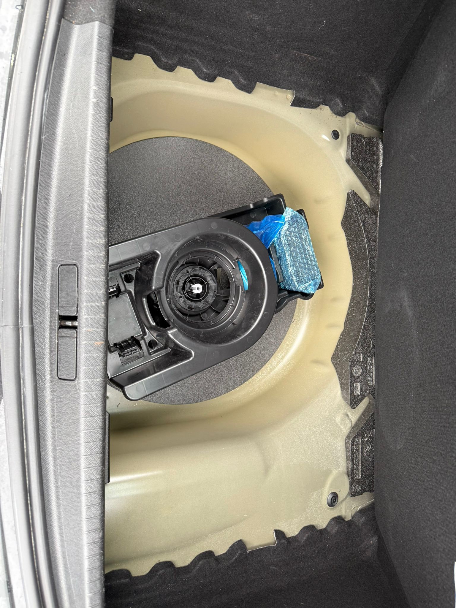 Achat PEUGEOT 208 1.2 PureTech 75 S&S BVM5 Active – 5P 31/10/2024 en France pour importation en Algérie (Occasion). Spécialiste Export -3 ans, CCR, Mujahid chez DJ CAR. Réf wlm8cw9io