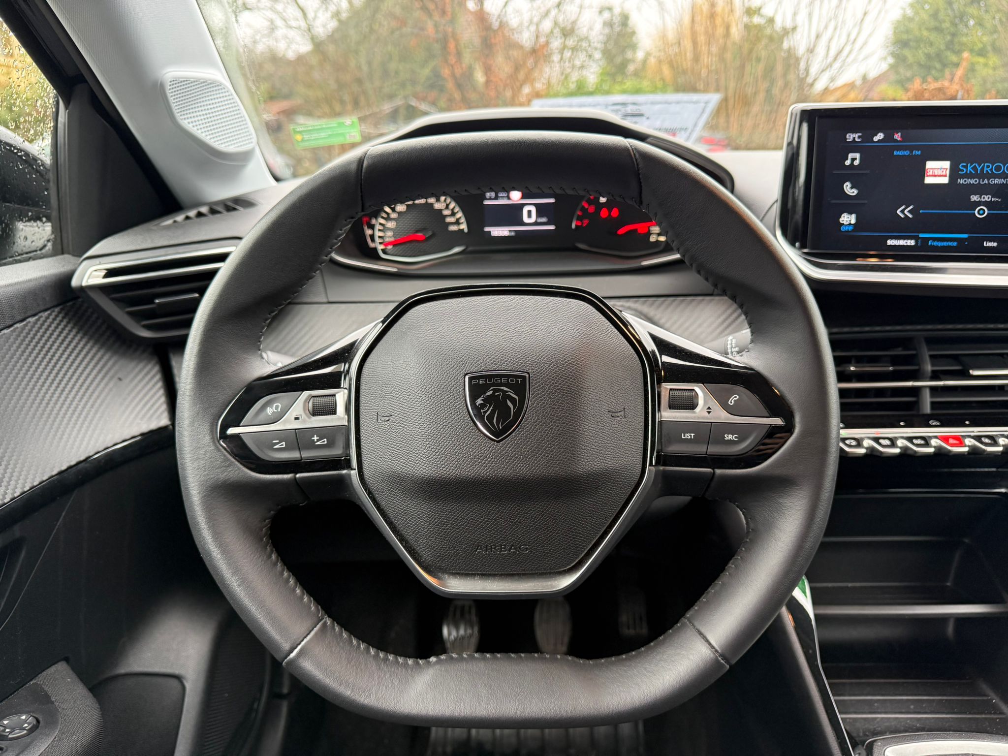 Achat PEUGEOT 208 1.2 PureTech 75 S&S BVM5 Active – 5P 31/10/2024 en France pour importation en Algérie (Occasion). Spécialiste Export -3 ans, CCR, Mujahid chez DJ CAR. Réf wlm8cw9io