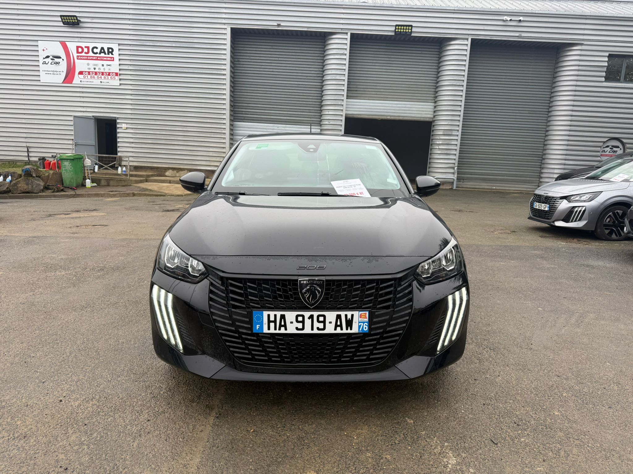 Achat PEUGEOT 208 1.2 PureTech 75 S&S BVM5 Active – 5P 31/10/2024 en France pour importation en Algérie (Occasion). Spécialiste Export -3 ans, CCR, Mujahid chez DJ CAR. Réf 28ziraa