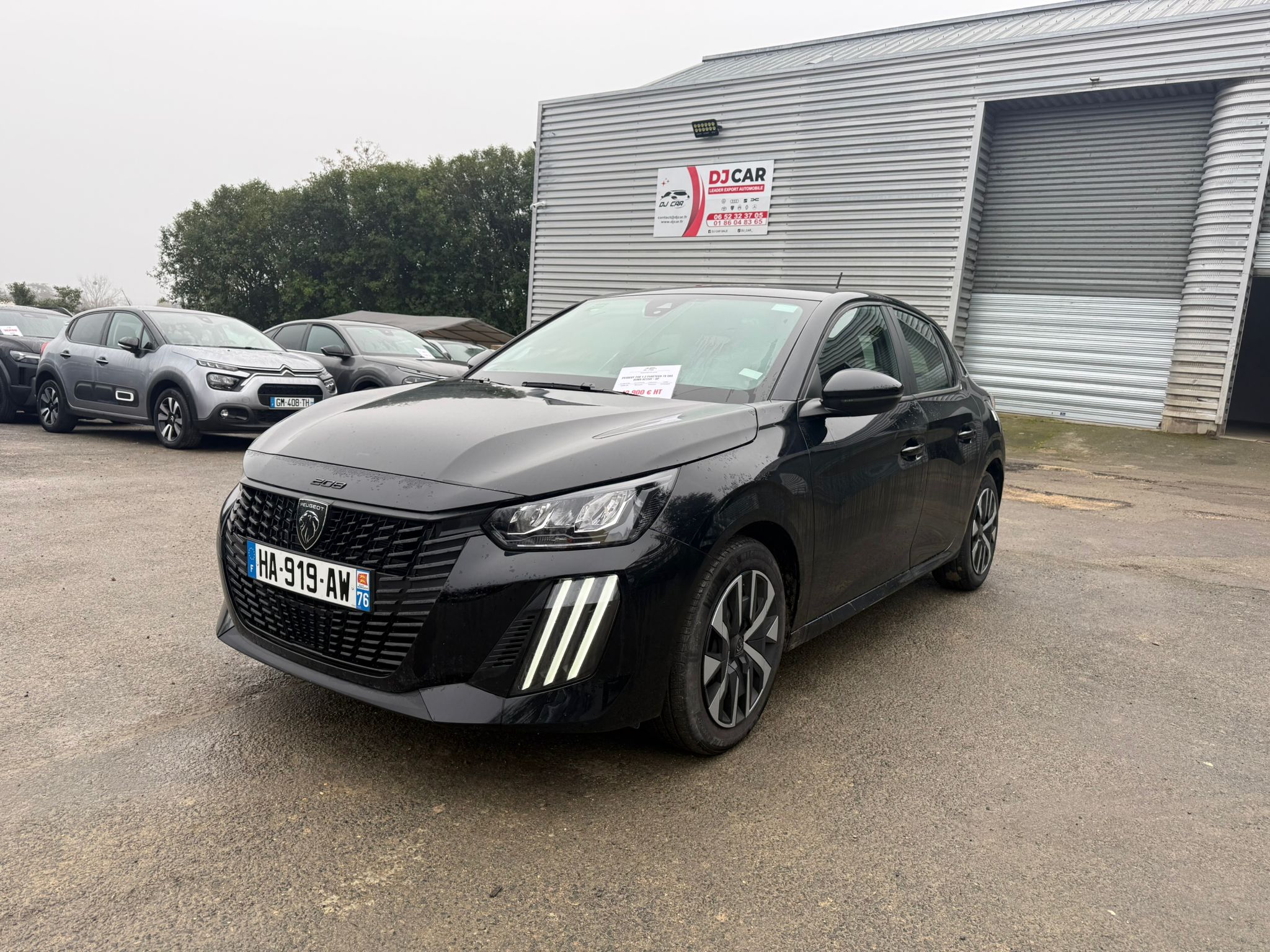 Achat PEUGEOT 208 1.2 PureTech 75 S&S BVM5 Active – 5P 31/10/2024 en France pour importation en Algérie (Occasion). Spécialiste Export -3 ans, CCR, Mujahid chez DJ CAR. Réf 28ziraa